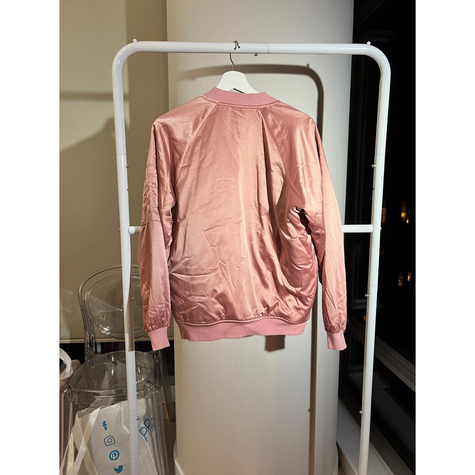 UNIF Unif X Urban Outfitters Pink Satin Bomber Jacket Size S / US 4 / IT 40 - 4 Thumbnail
