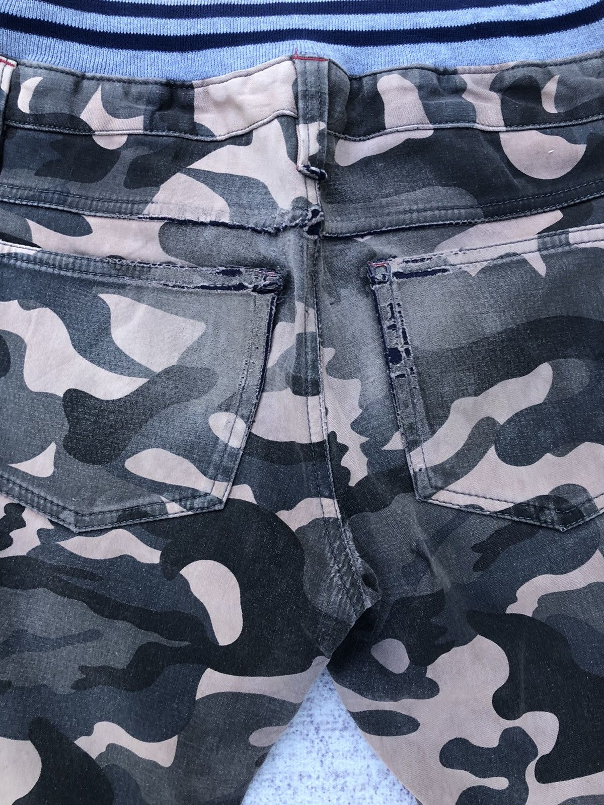Designer × Japanese Brand Stretch Waist Multipocket Cargo Pants Military Pattern Size US 26 / EU 42 - 14 Thumbnail