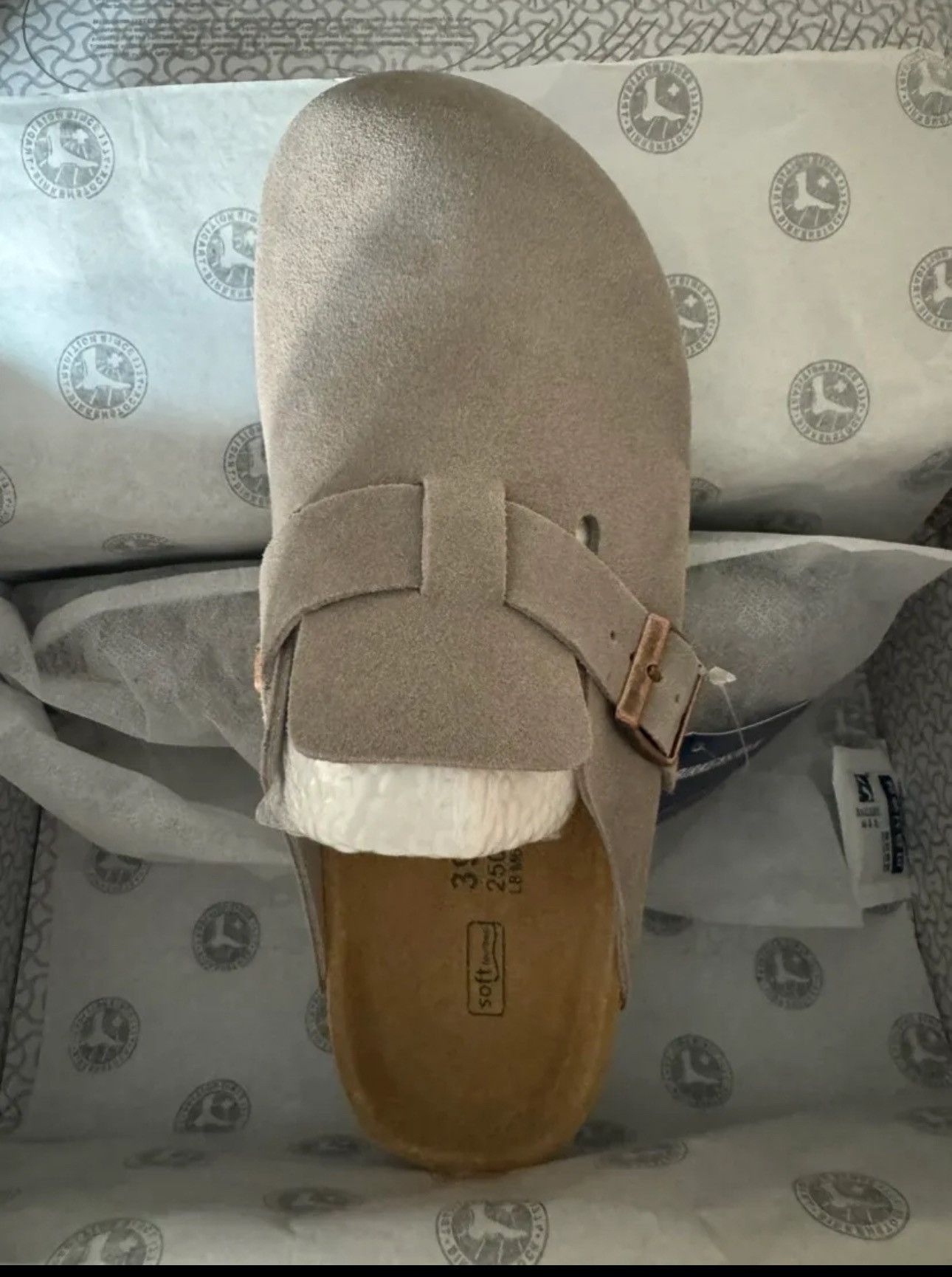 Ugg Cozy Tan Ugg Winter Slippers (Women) Size US 8 / IT 38 - 4 Thumbnail