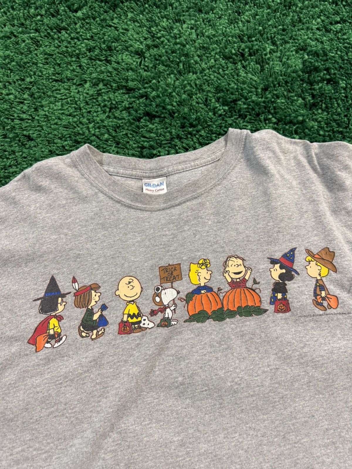 Gildan Vintage Peanuts Grey Snoopy Charlie Brown Halloween Tee XL Size US XL / EU 56 / 4 - 4 Thumbnail