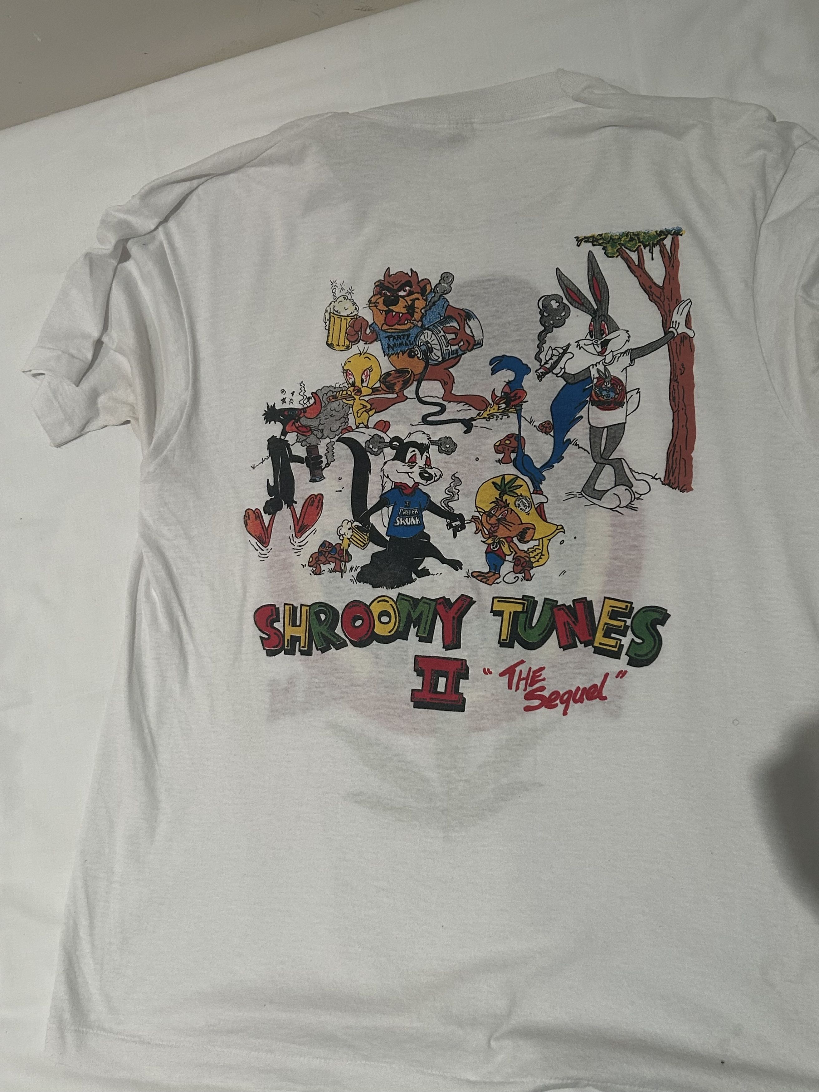 Vintage Vintage stoner looney tunes marijuana mushrooms Size US XL / EU 56 / 4 - 3 Thumbnail