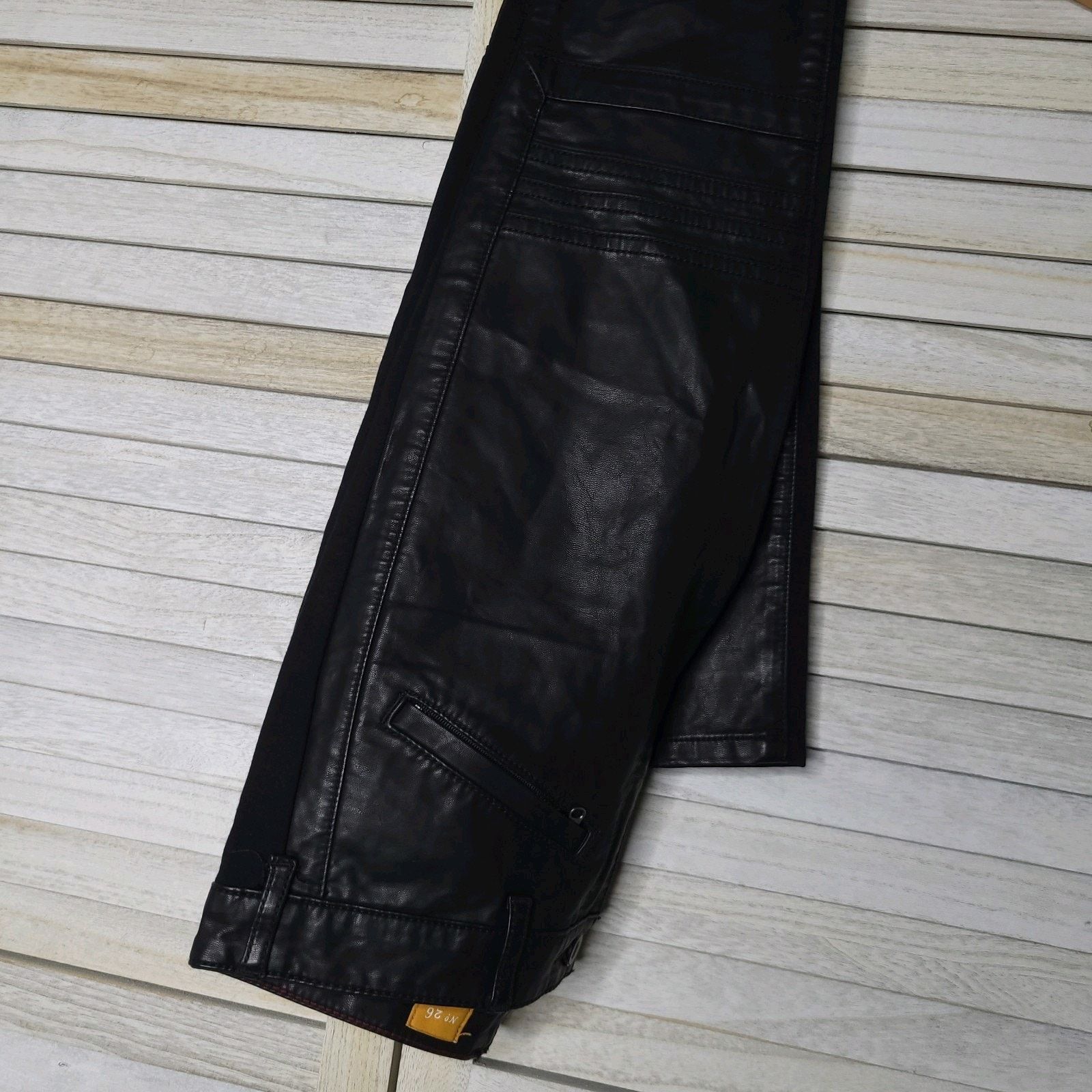Anthropologie Pilcro Anthropologie 26 Vegan Leather Pants Black Skinny Size 28" / US 6 / IT 42 - 8 Thumbnail