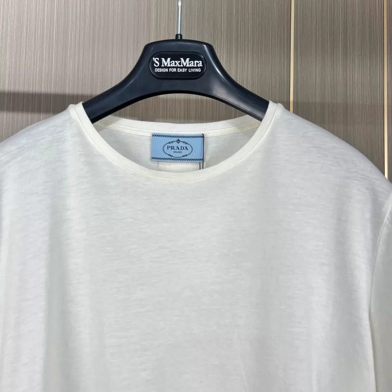 Prada Prada Triangle label short sleeves on the back 2504-Nextarr Size US M / EU 48-50 / 2 - 3 Thumbnail
