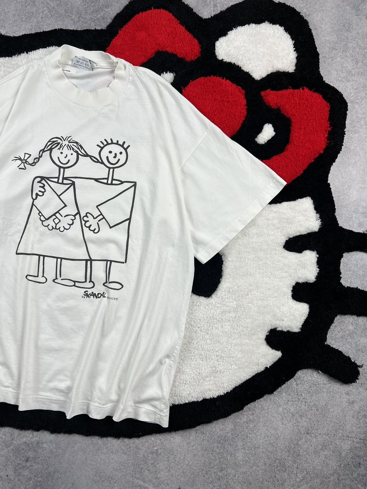 Vintage Vintage 1993 Skandals Germany Family Y2K Faded Tee Shirt Size US S / EU 44-46 / 1 - 3 Thumbnail