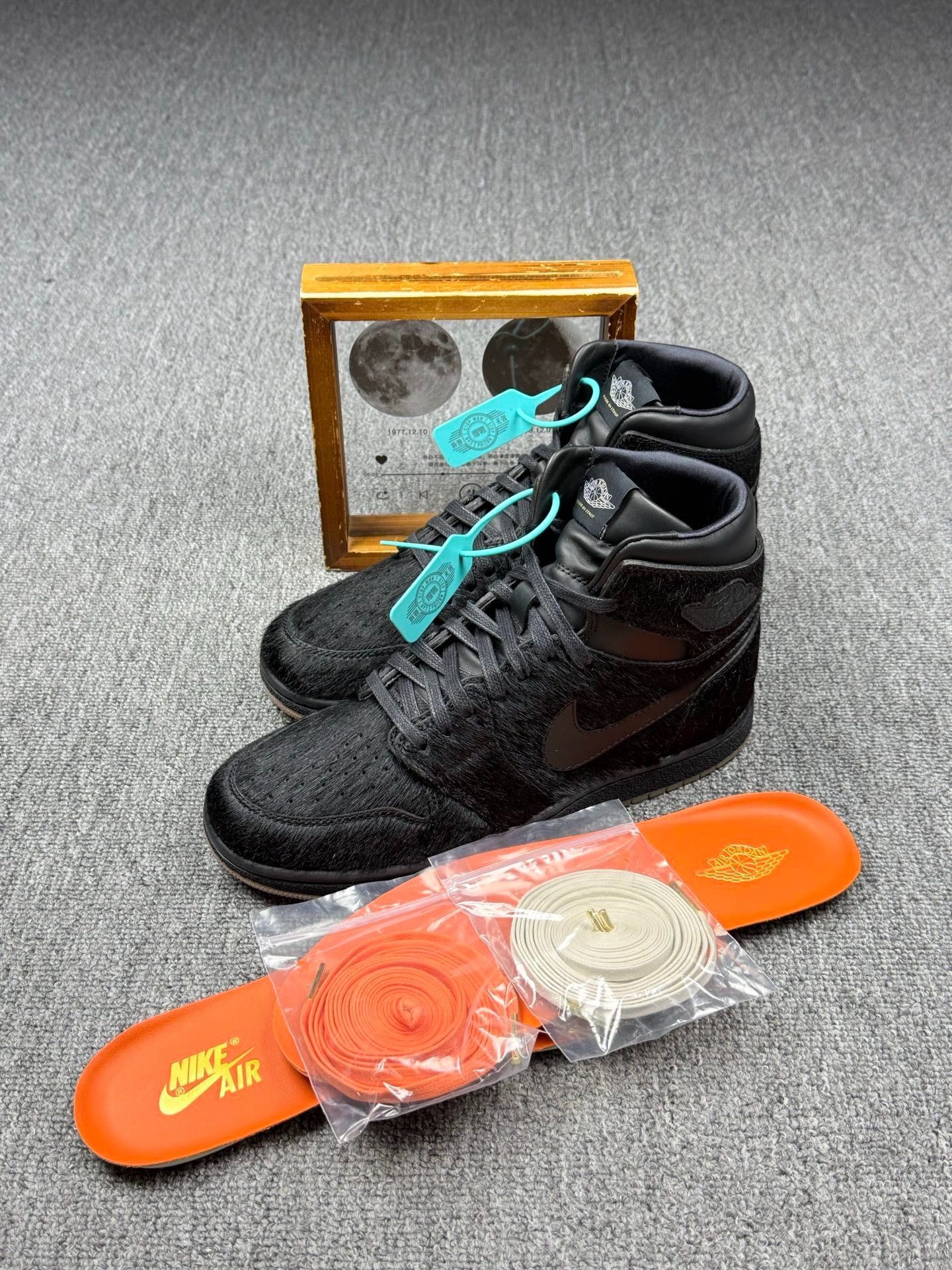 Nike Nike AJ1 Black Lowtop Sneakers 9 Men Size US 9 / EU 42 - 1 Thumbnail