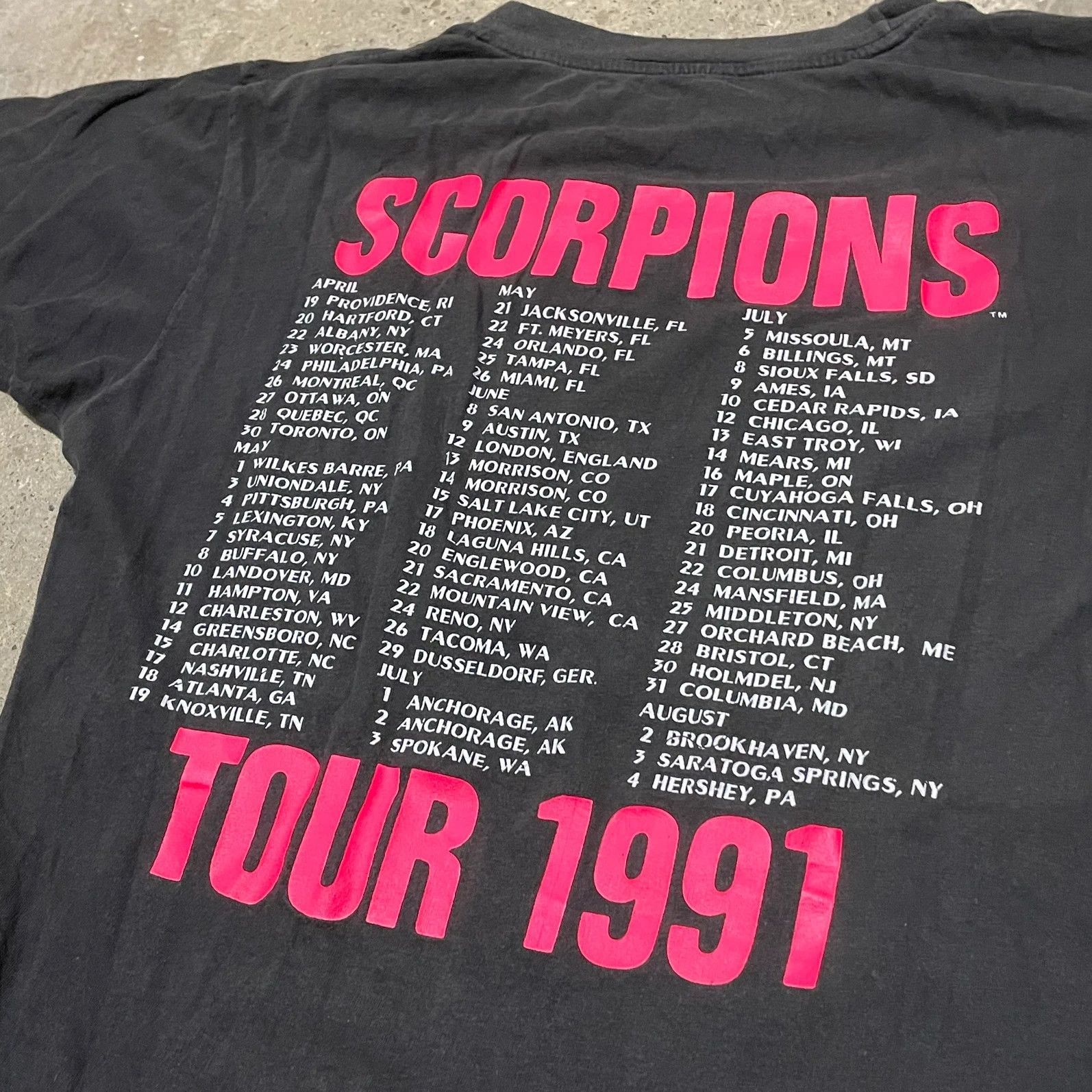 Band Tees Vintage scopions 1991 tour t-shirt Size US XL / EU 56 / 4 - 5 Thumbnail