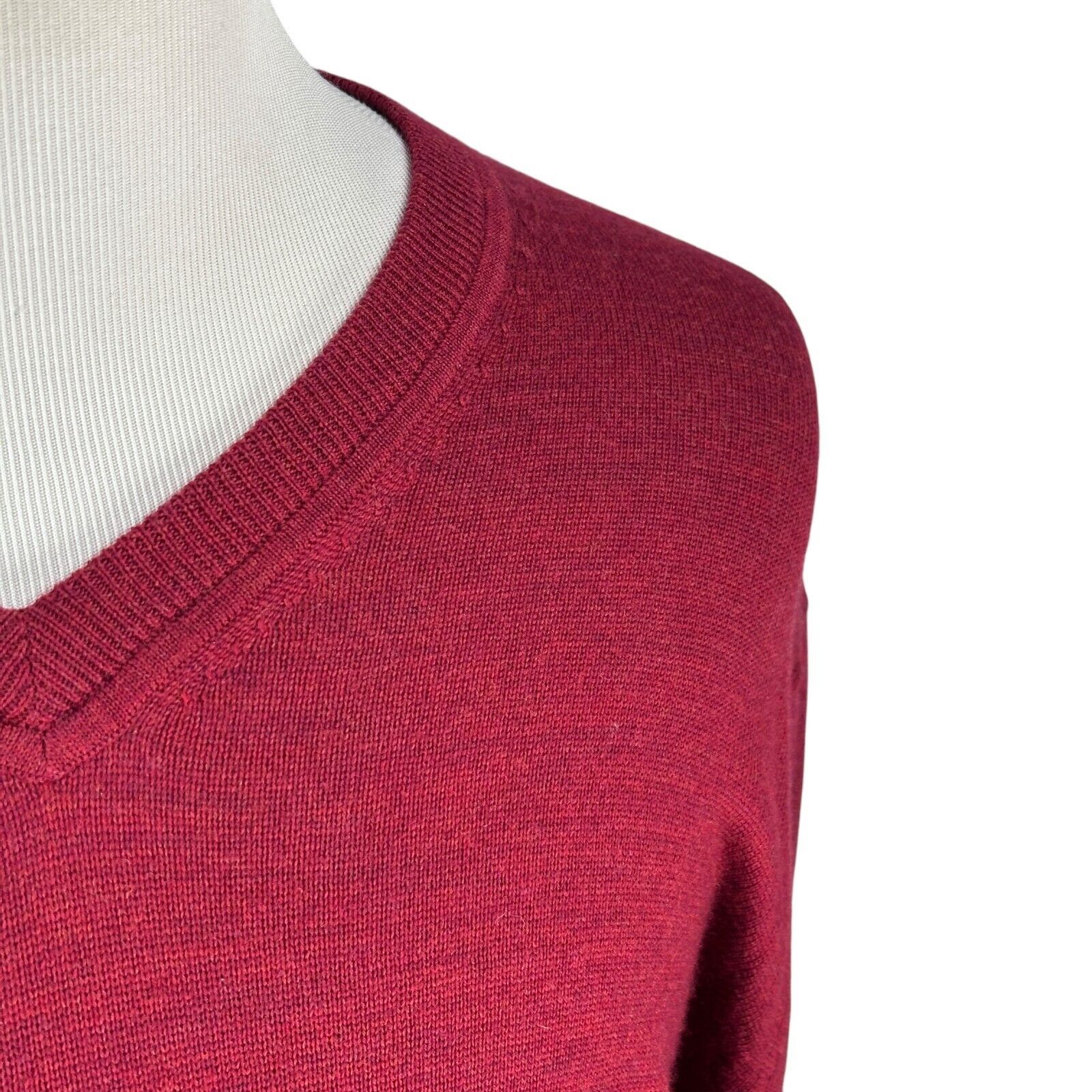 & Other Stories Raffi Sweater Men’s XL Red V-Neck Knit Lightweight Pullover Size US XL / EU 56 / 4 - 3 Thumbnail