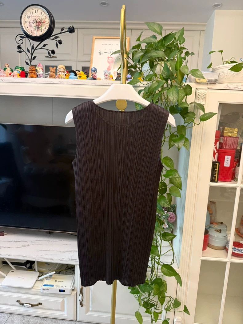 Issey Miyake issey miyake size:one size Dark brown vest 2506-Nextarrow Size XXS / US 00 / IT 34 - 5 Thumbnail