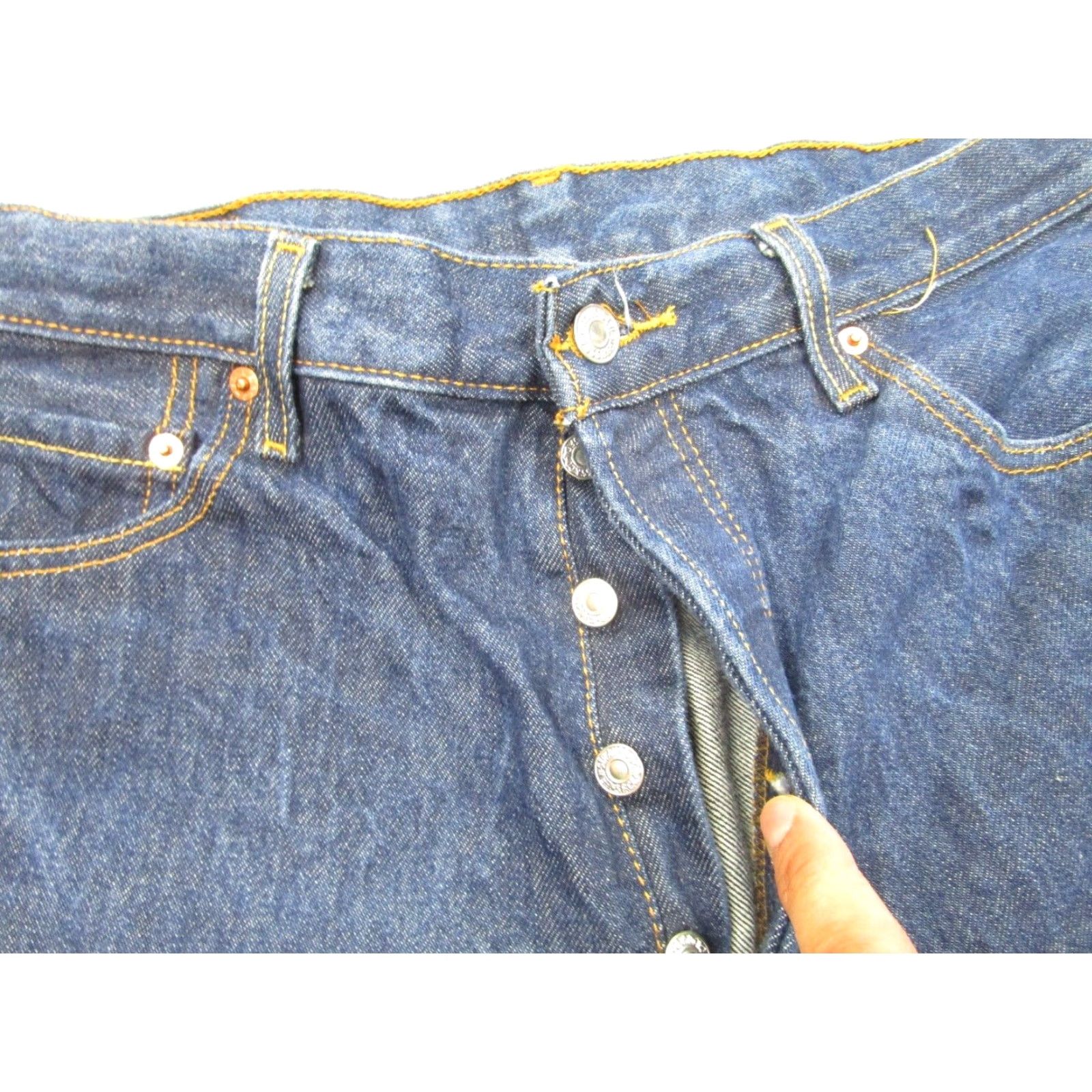Levi's VINTAGE Levi's Jeans Men 33x30 Blue Denim 501 Regular Straight 2000s USA Mens Size US 33 - 7 Thumbnail