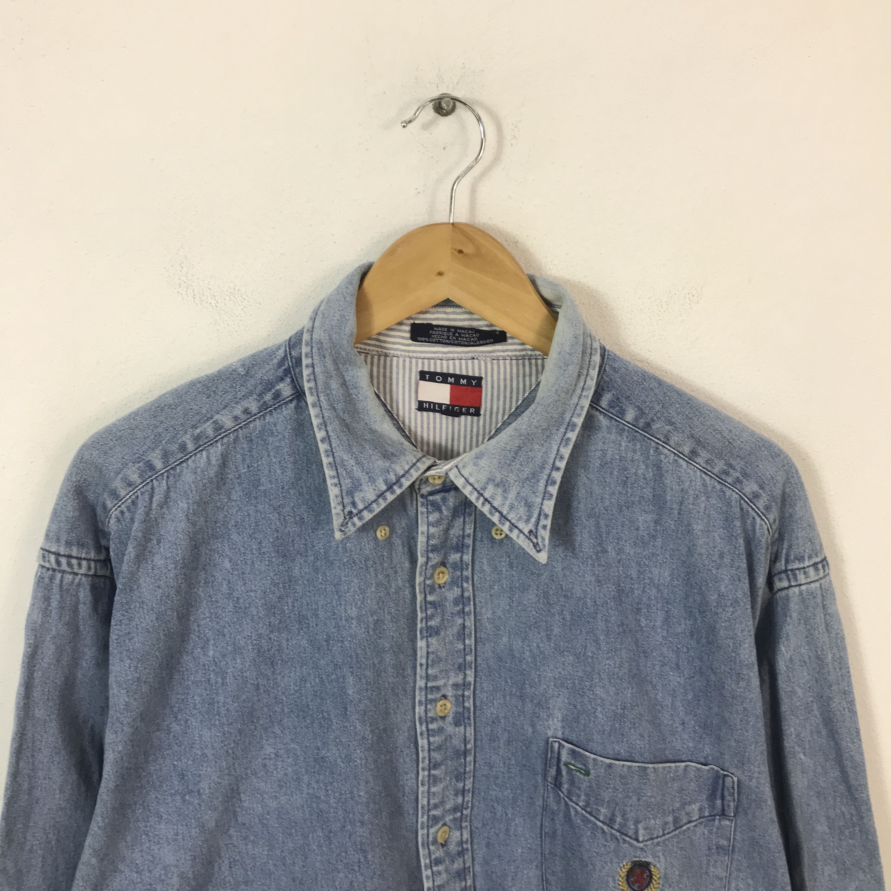 Tommy Hilfiger tommy hilfinger denim button up t-shirt K44B58 Size US L / EU 52-54 / 3 - 2 Thumbnail