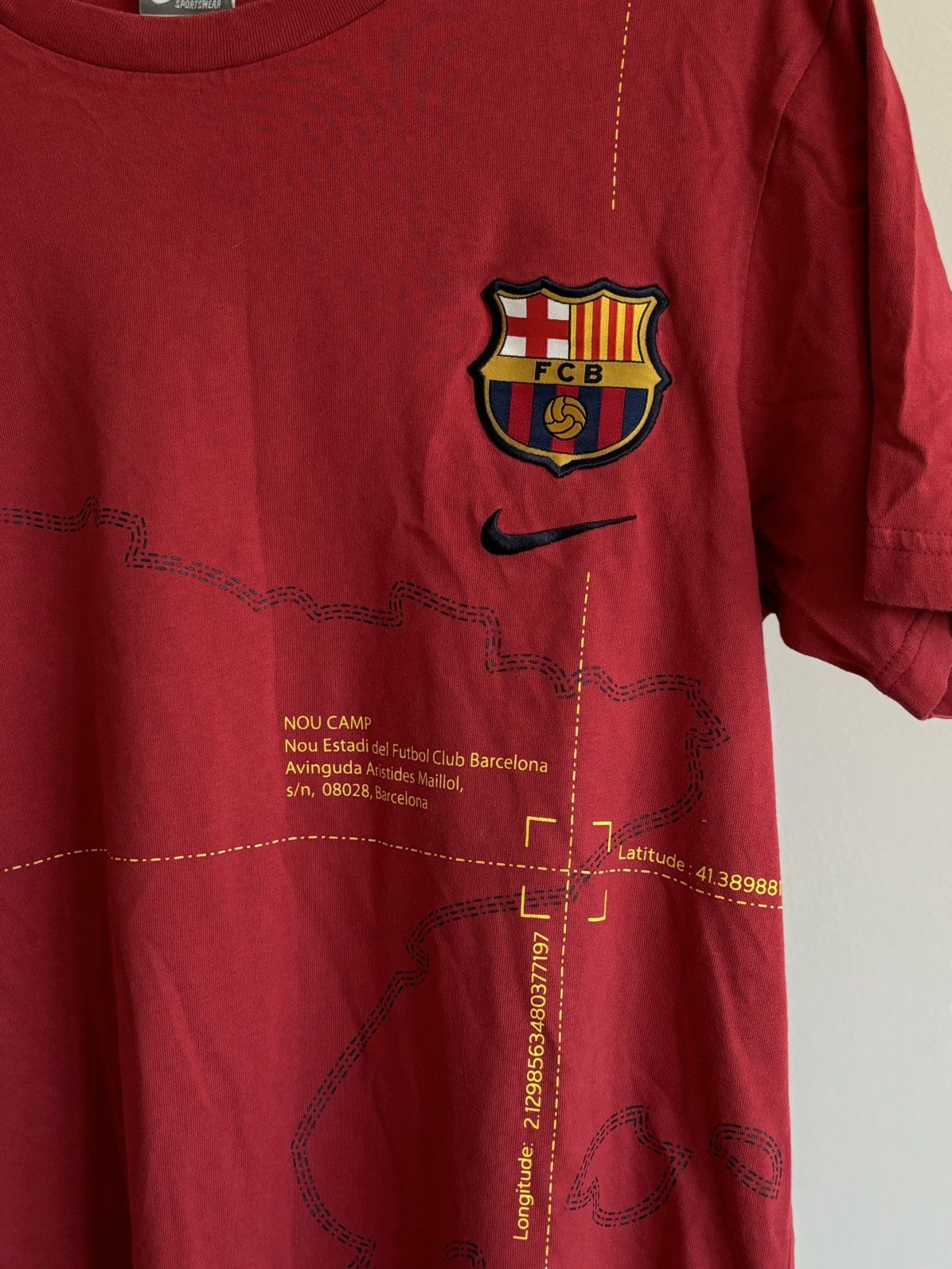 Nike Vintage Nike Barcelona T Shirt Football Soccer Streetwear Size US M / EU 48-50 / 2 - 2 Thumbnail