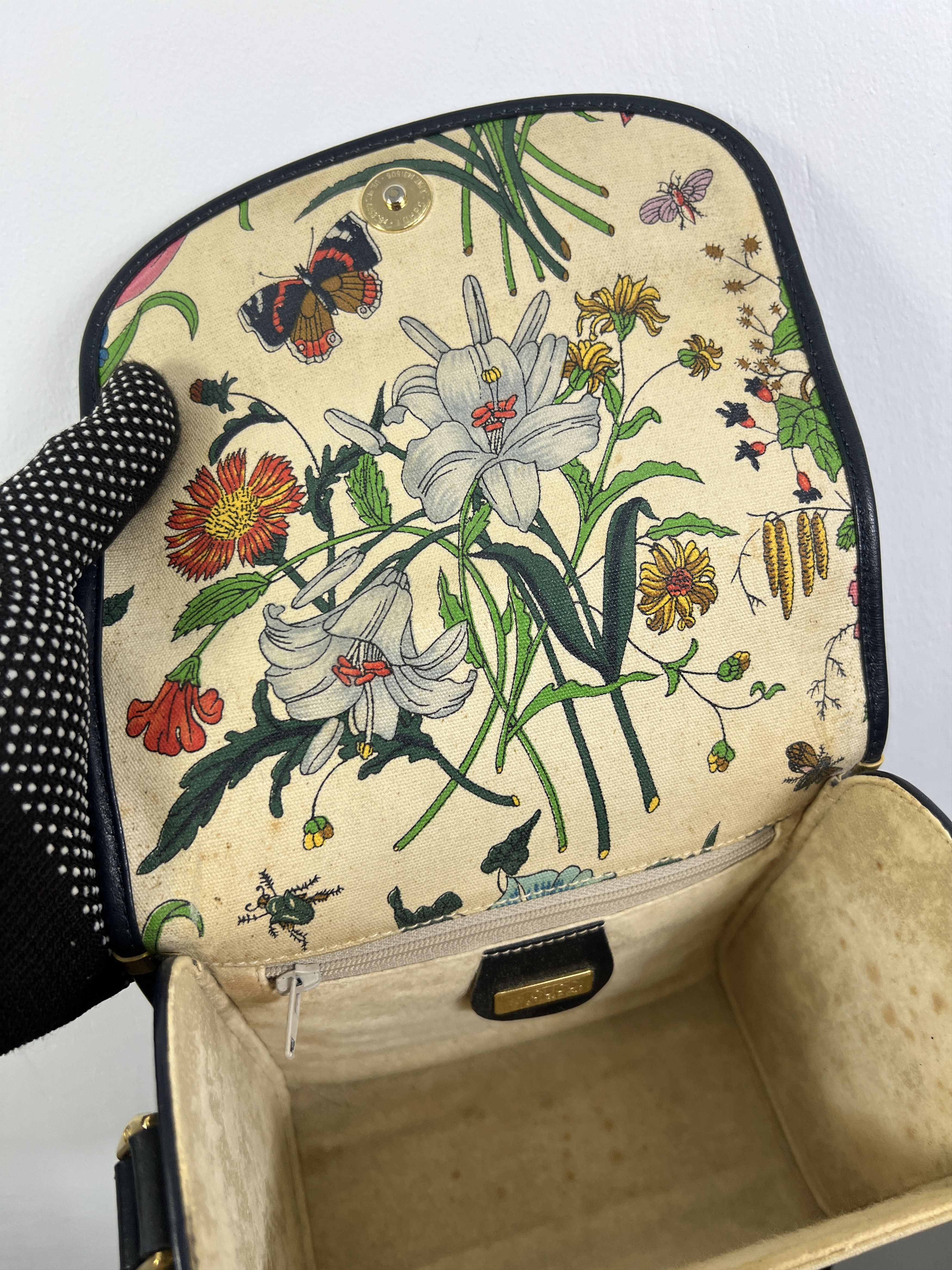 Gucci Vintage GUCCI Floral Printed Canvas Shoulder Bag Size ONE SIZE - 15 Thumbnail