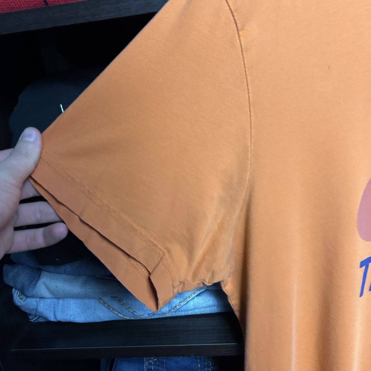 Nike Vintage Nike Streetwear big logo orange sport tee size L Size US L / EU 52-54 / 3 - 5 Thumbnail