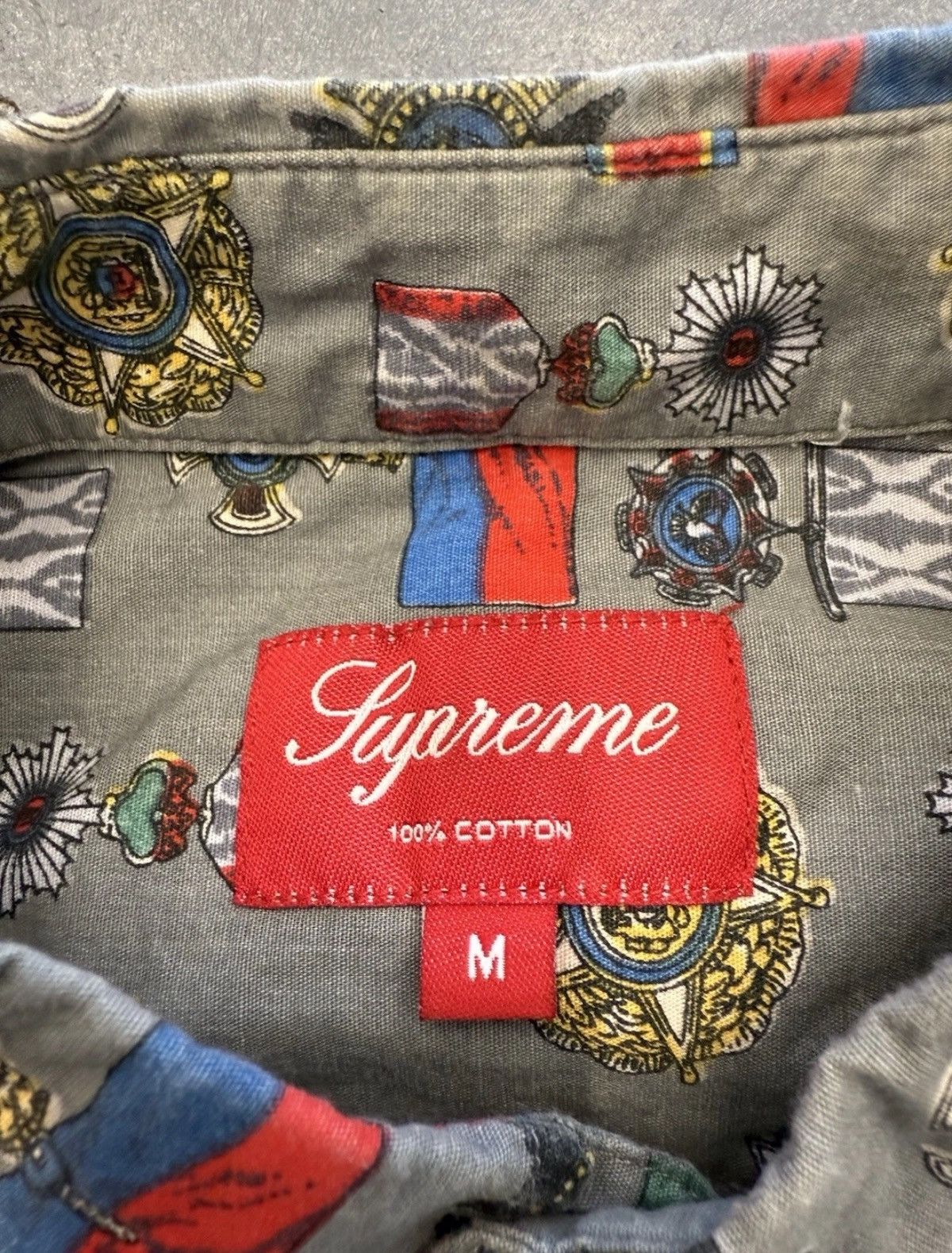 Supreme SS10 Supreme Medals S/S Button Up Shirt Size US M / EU 48-50 / 2 - 6 Thumbnail