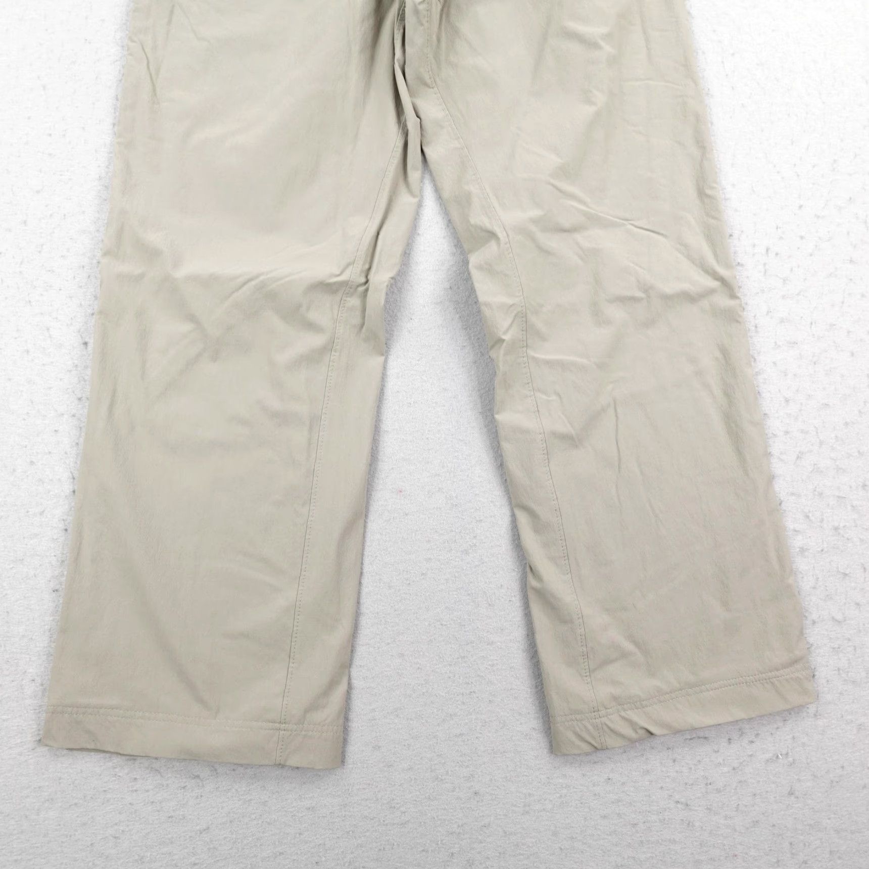 Mountain Hardwear VINTAGE Mountain Hardwear Pants Womens 8/32 Beige Fleece Lined Softshell Hiking Outdoor Size 30" / US 8 / IT 44 - 7 Thumbnail