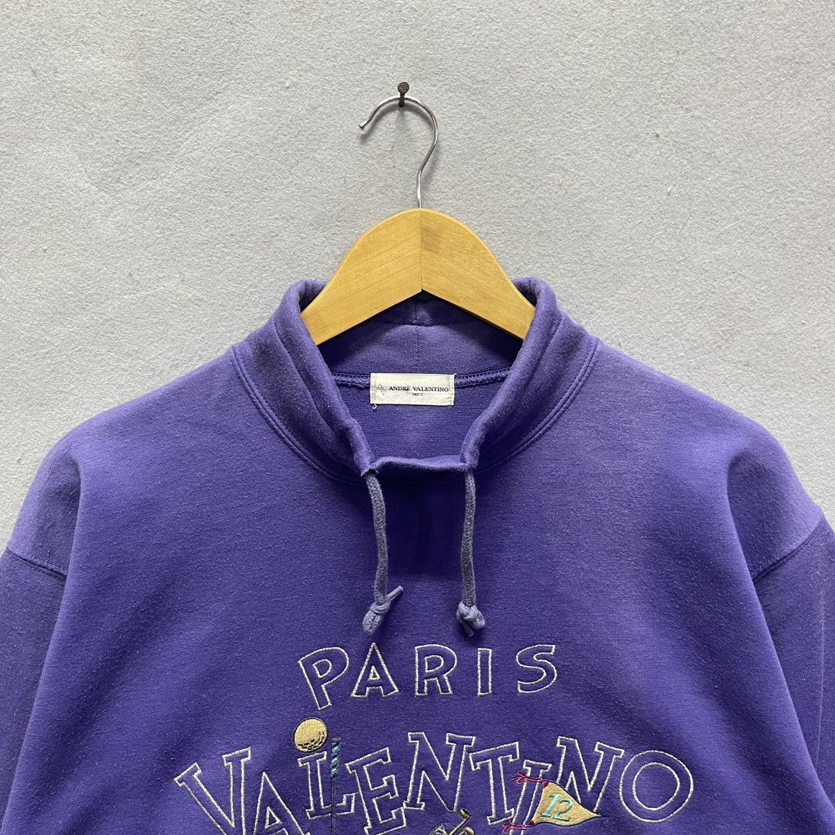 Vintage Vintage André Valentino Paris Embroidered Purple Sweatshirt Size US M / EU 48-50 / 2 - 2 Thumbnail