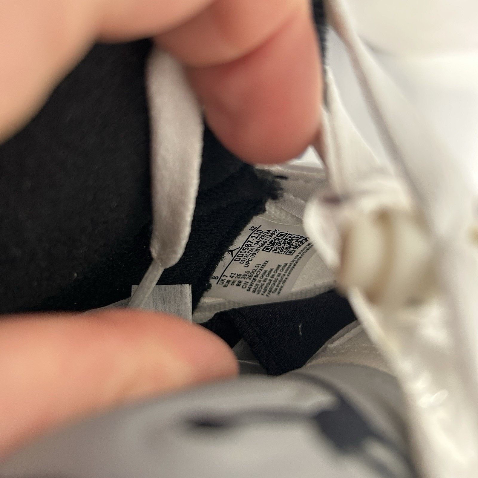 Jordan Brand Nike Air Jordan 5 Retro OG “Reverse Metallic/White Black” Size US 8 / EU 41 - 9 Thumbnail
