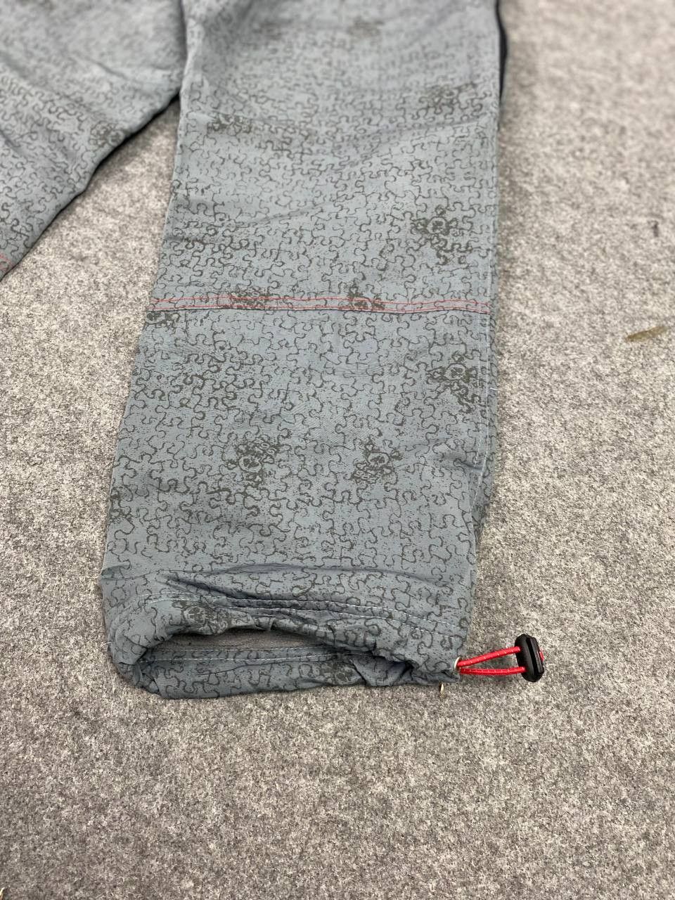 Japanese Brand blue cross japanese brands ski pants nice design Size US 26 / EU 42 - 6 Thumbnail