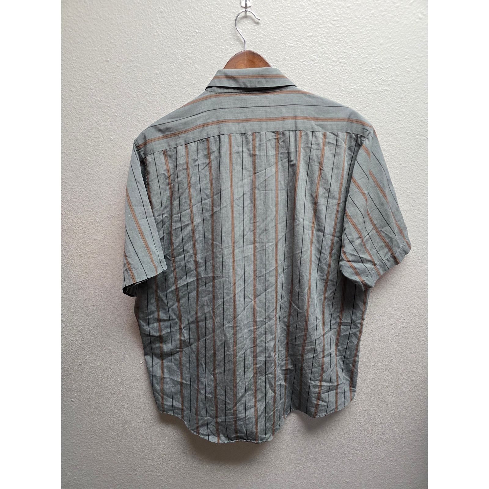 Vintage Vintage Gray Striped Button-Up Shirt Untied Single Needle XL Size US XL / EU 56 / 4 - 5 Thumbnail