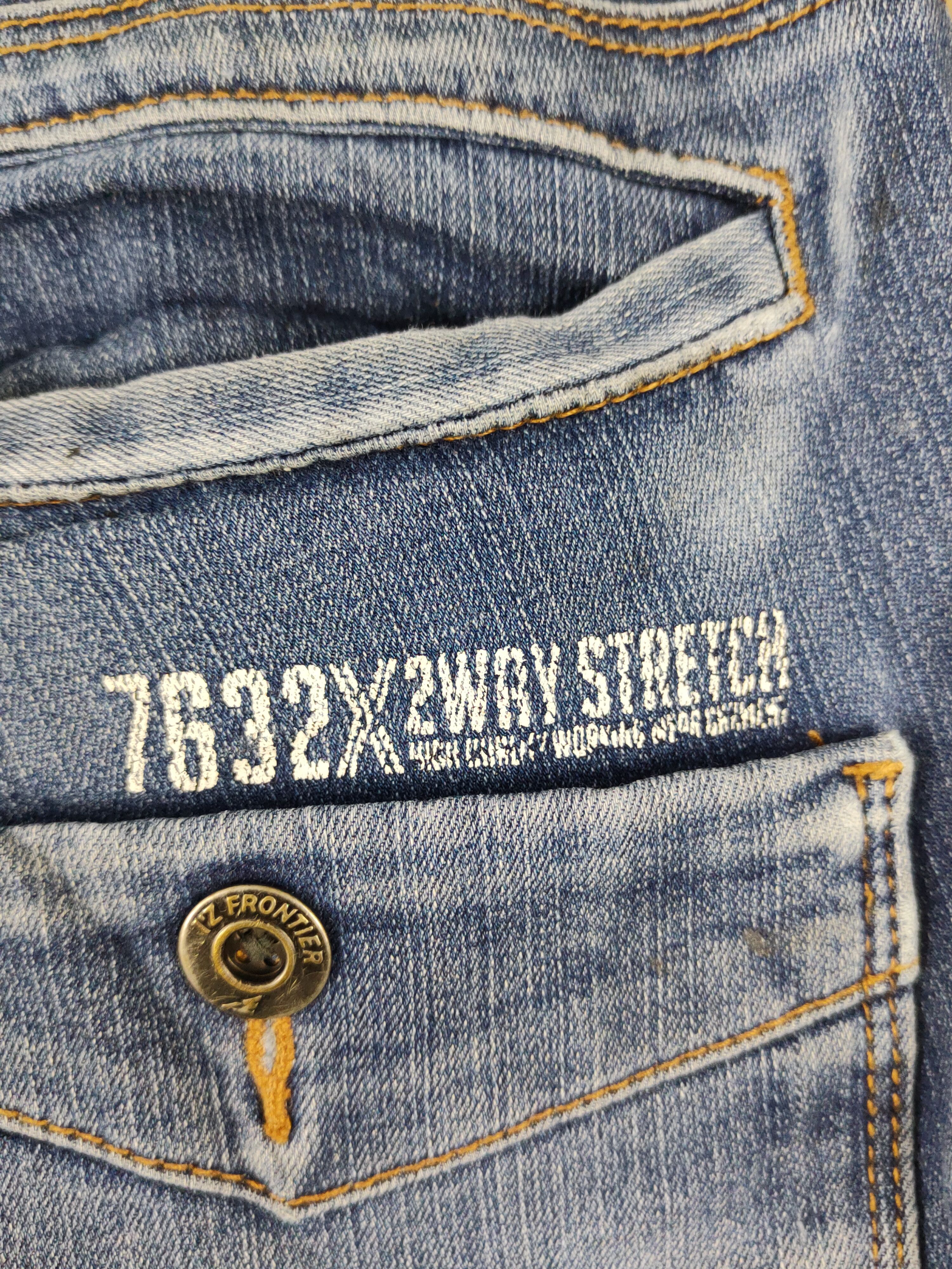 Japanese Brand I'z Frontier Dark Blue Distressed Ripped cargo Jeans #W1968 Size US 31 - 11 Thumbnail