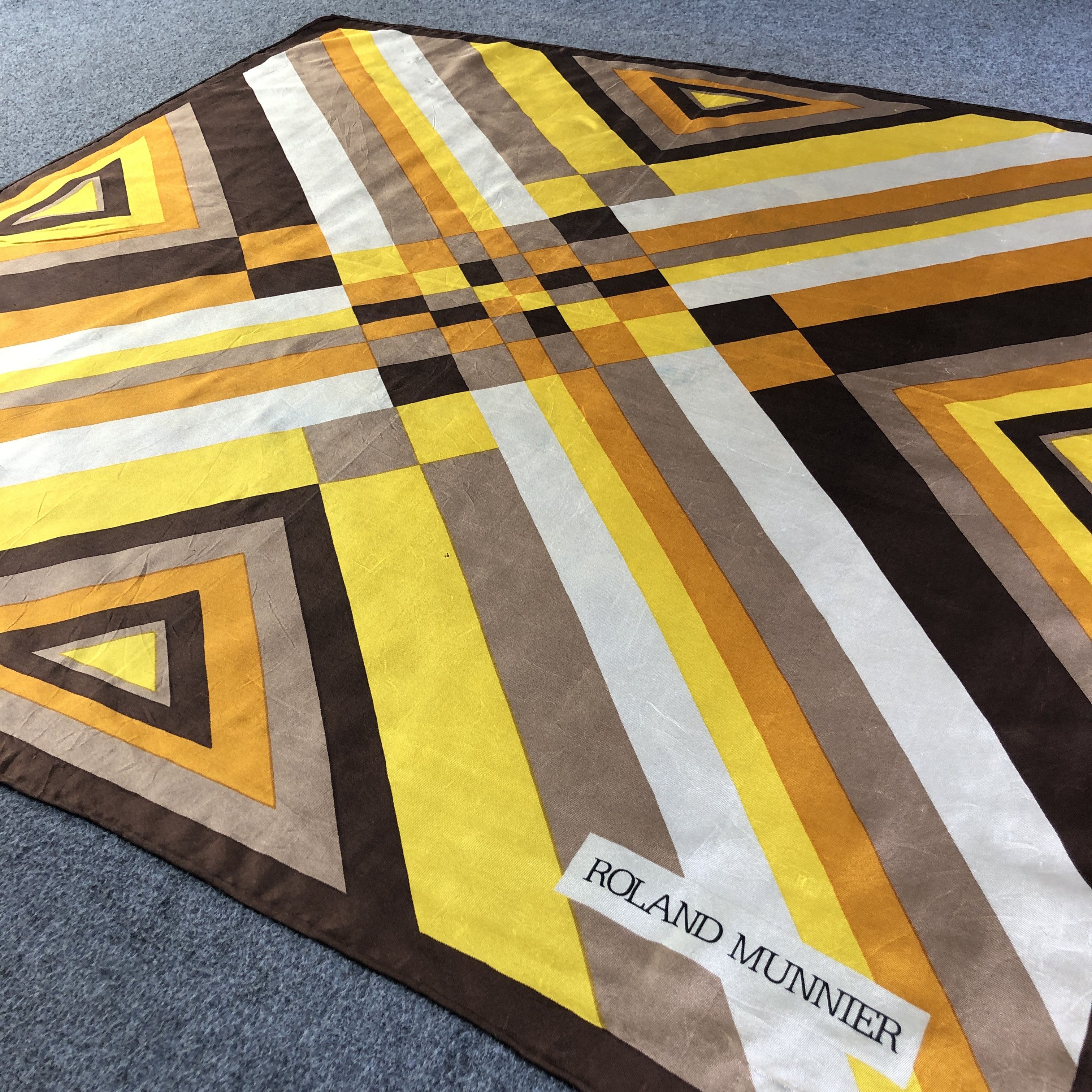 Vintage Roland Munnier Abstract Hand Rolled Silk Scarf M984 Size ONE SIZE - 3 Thumbnail