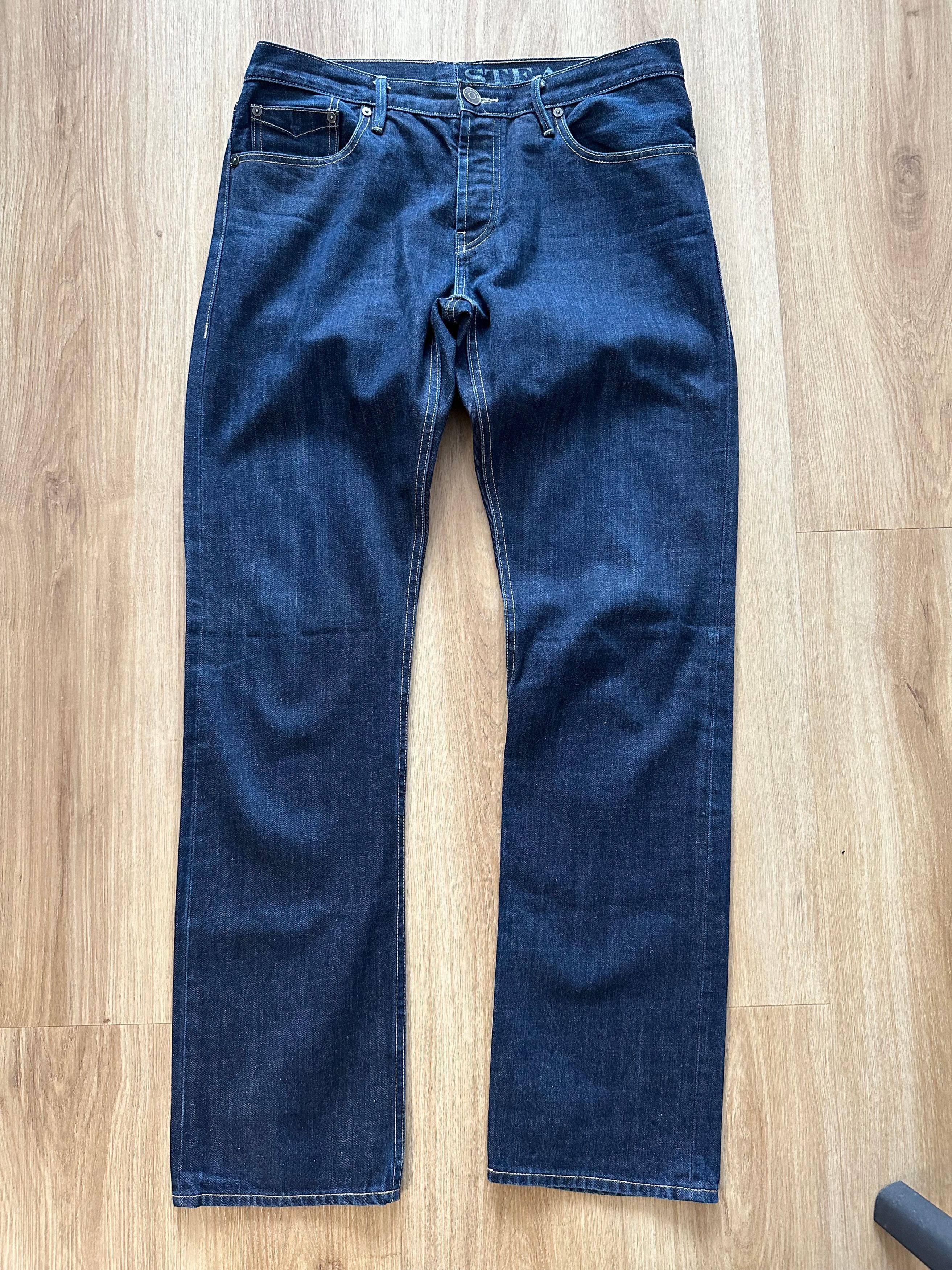 Burberry BURBERRY Brit indigo blue denim pants jeans Size US 34 / EU 50 - 16 Thumbnail