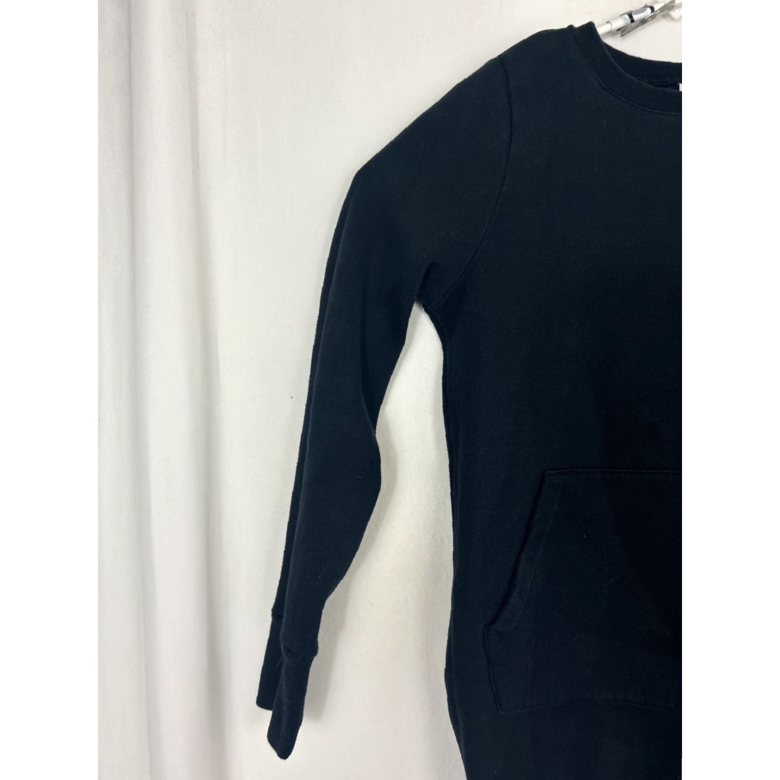 Fabletics Fabletics Sweatshirt Pullover Kangaroo Pocket Crew Neck Black Womens Size S Short Description: – Size S / US 4 / IT 40 - 2 Thumbnail
