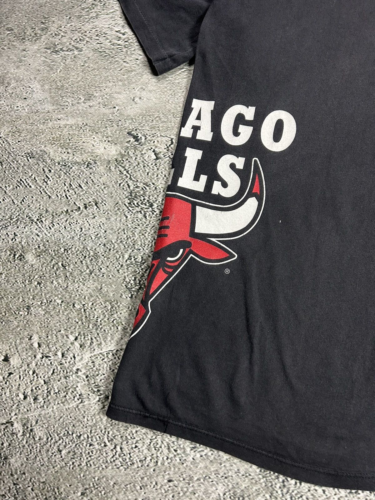 NBA × Starter × Vintage Chicago Bulls vintage T-Shirt Starter USA made single stitch Size US XL / EU 56 / 4 - 9 Thumbnail