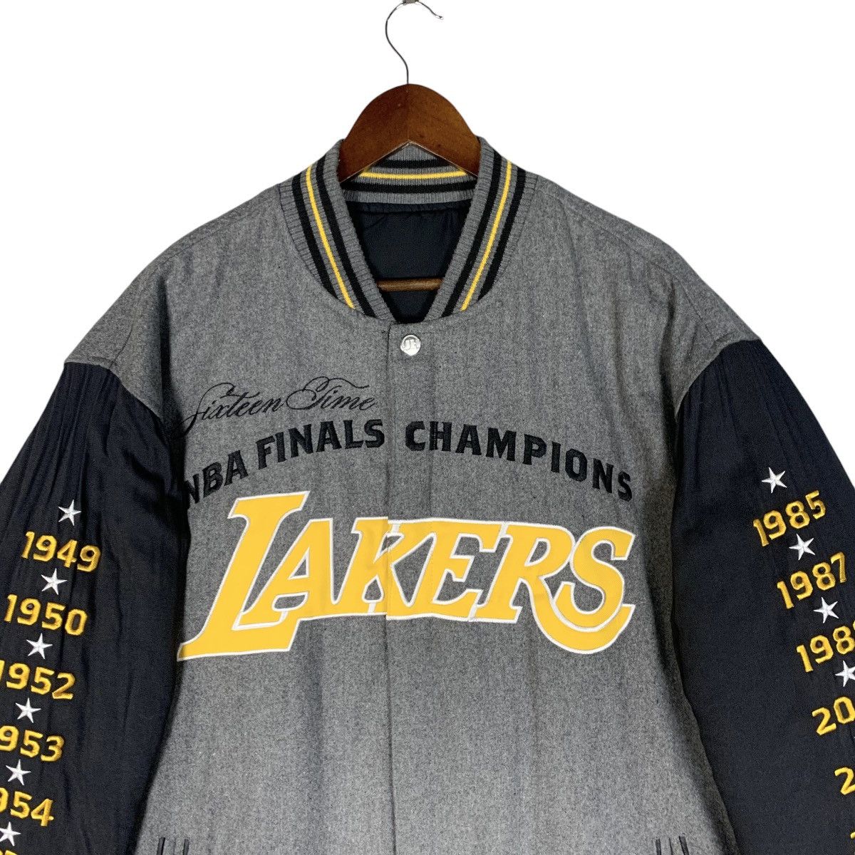 JH Design Jh Design La Lakers NBA Final Champions Riversible Jacket XL Size US XL / EU 56 / 4 - 4 Thumbnail