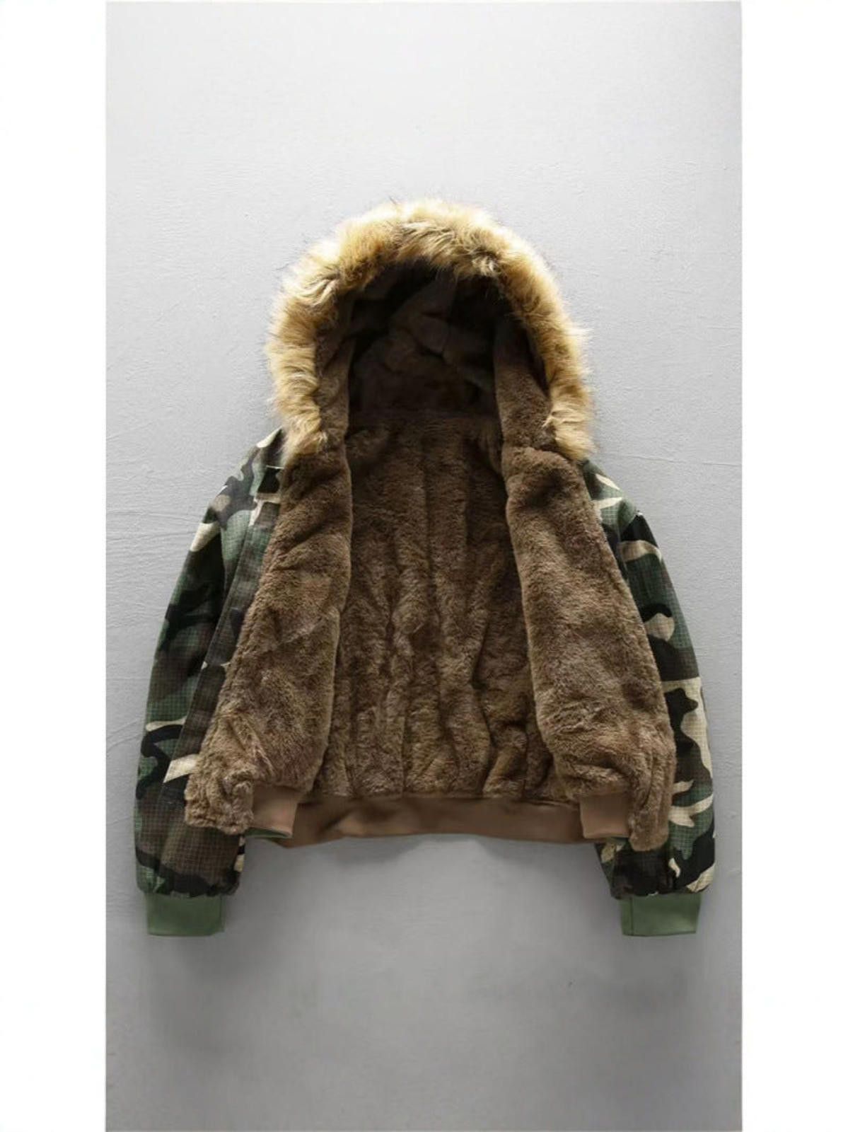 Japanese Brand Reversible Camouflage Faux Fur Hooded Bomber Jacket Size US L / EU 52-54 / 3 - 5 Thumbnail