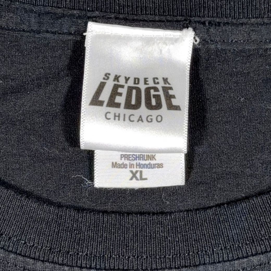 Sears VINTAGE Chicago Shirt Adult EXTRA LARGE Black Willis Sears Tower City Skydeck Souvenir Size US XL / EU 56 / 4 - 4 Thumbnail