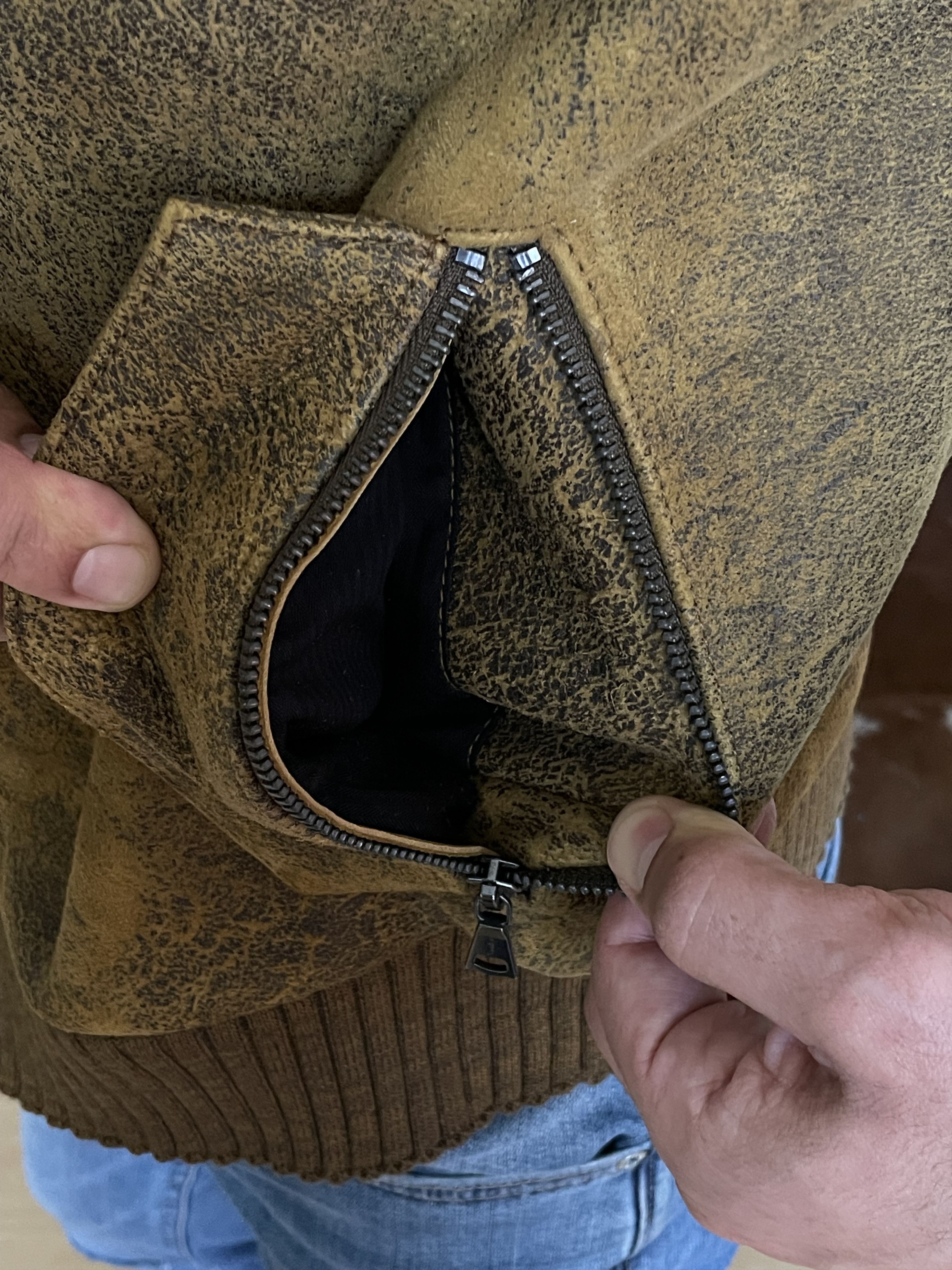 John Varvatos $2,498 JOHN VARVATOS Leather Moto Bomber Jacket Size US M / EU 48-50 / 2 - 11 Thumbnail