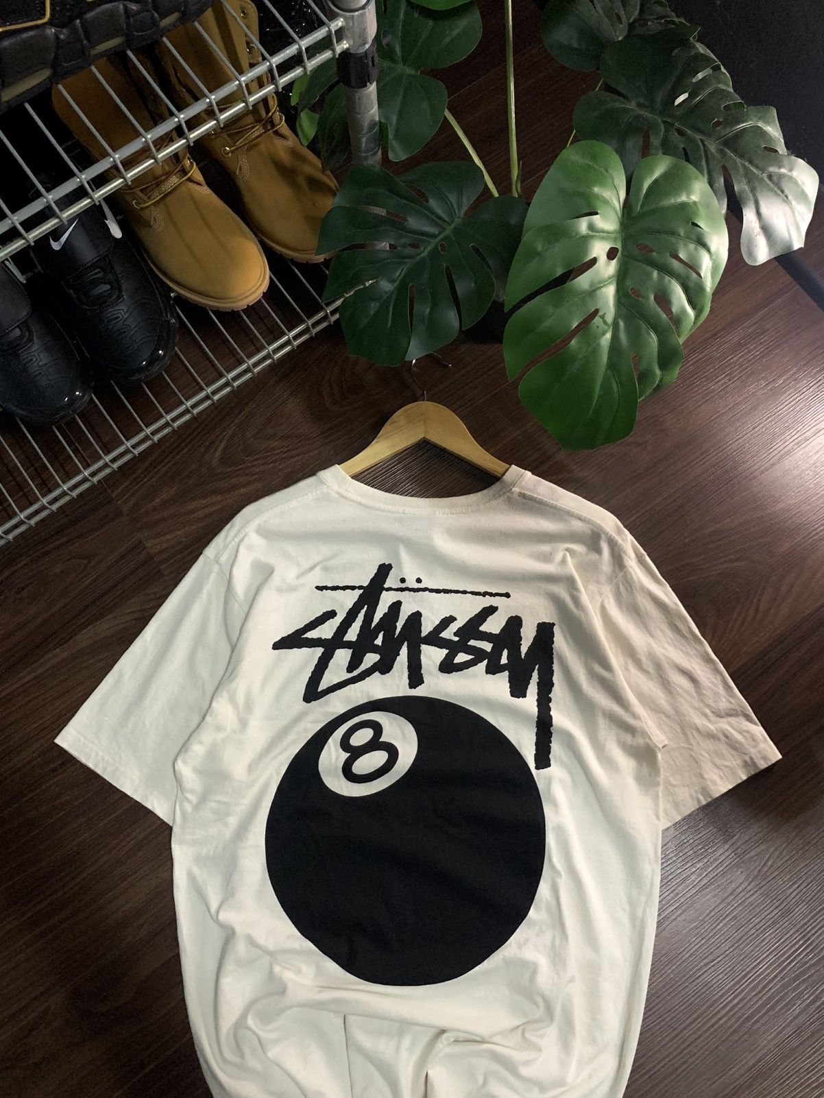 STUSSY 8 BALL