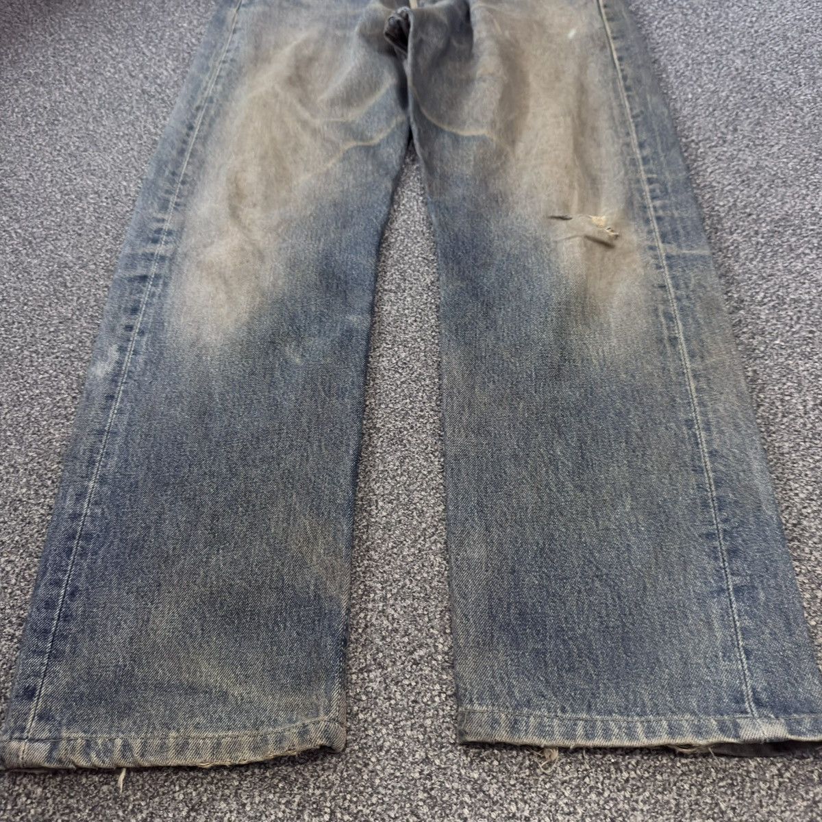 Levi's Vintage Clothing 🇺🇸 Vintage 1997 Levis 501 Super Distressed Dirty Washed Denim Size US 33 - 7 Thumbnail