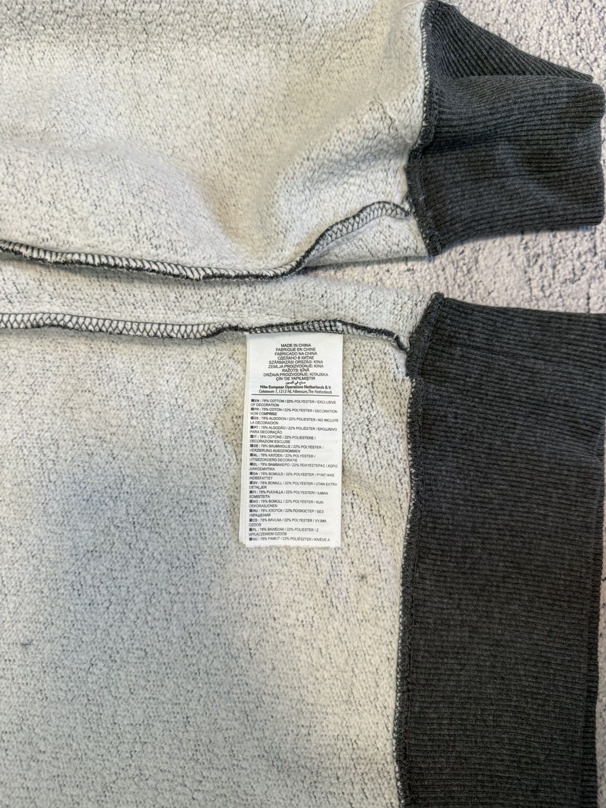 Nike Nike Men Grey Sweatshirt Swoosh Logo Crewneck Basic Pullover Size US M / EU 48-50 / 2 - 7 Thumbnail