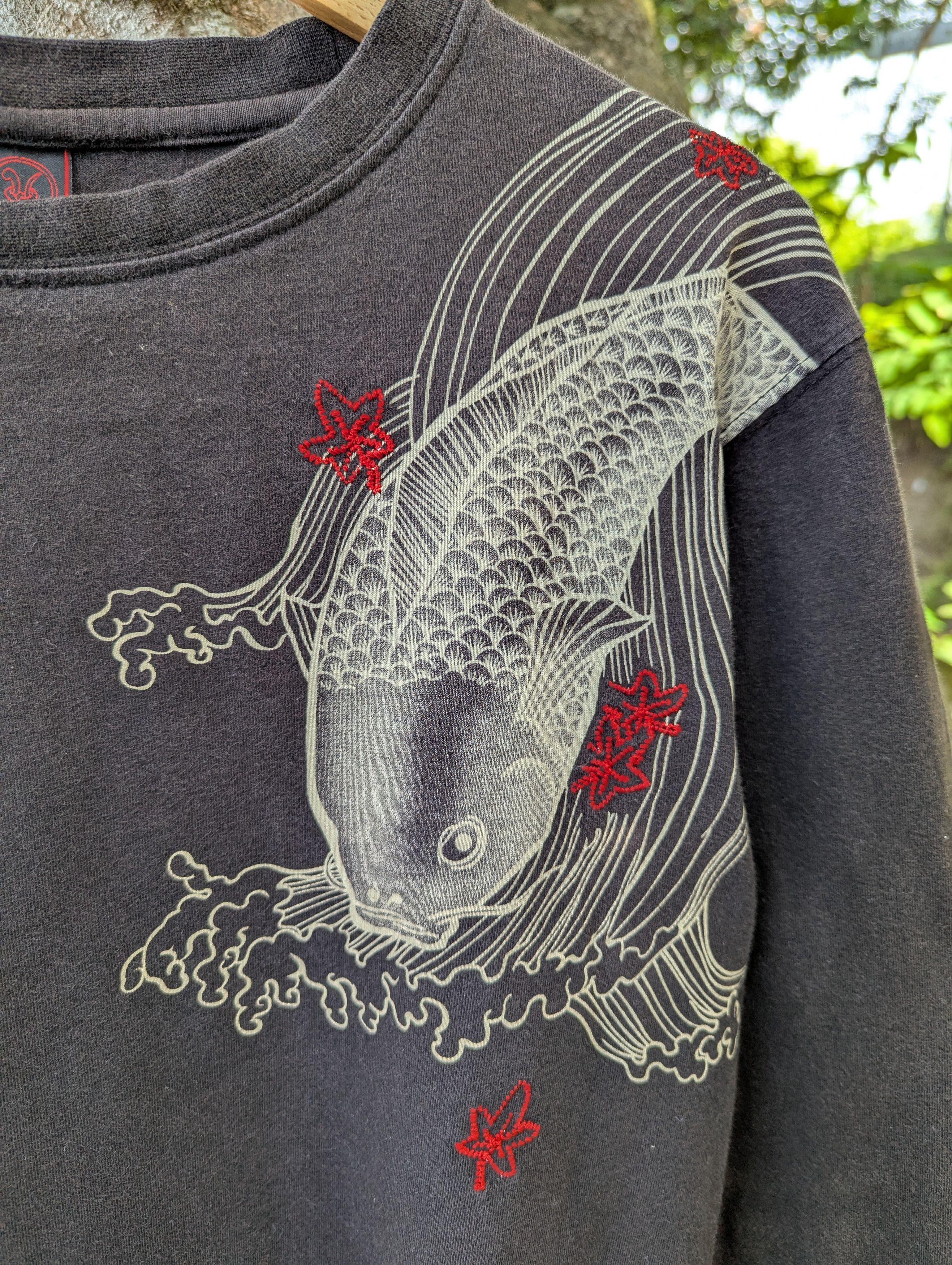 Japanese Brand 🔥FREE SHIPPING🔥Cropped Heads 🇯🇵 Embroidered Koi Fish Tshirt Size US L / EU 52-54 / 3 - 3 Thumbnail