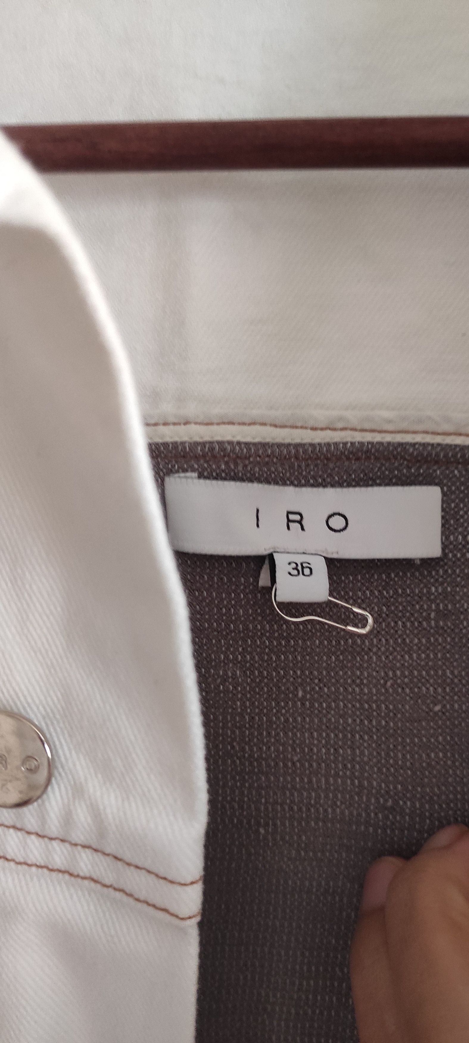 Iro Iro "Nanopo" frayed Denim Jacket Sequined Sleeves and Back. Size M / US 6-8 / IT 42-44 - 10 Thumbnail