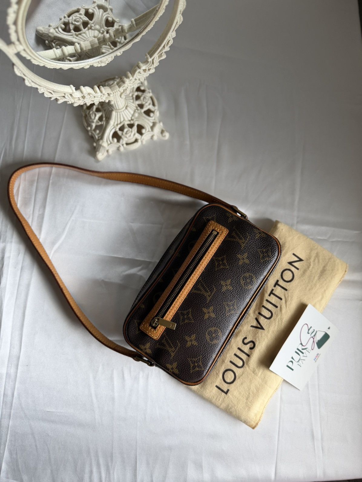 Louis Vuitton Authentic LOUIS VUITTON Cité PM Brown Monogram Shoulder Bag Size ONE SIZE - 6 Thumbnail