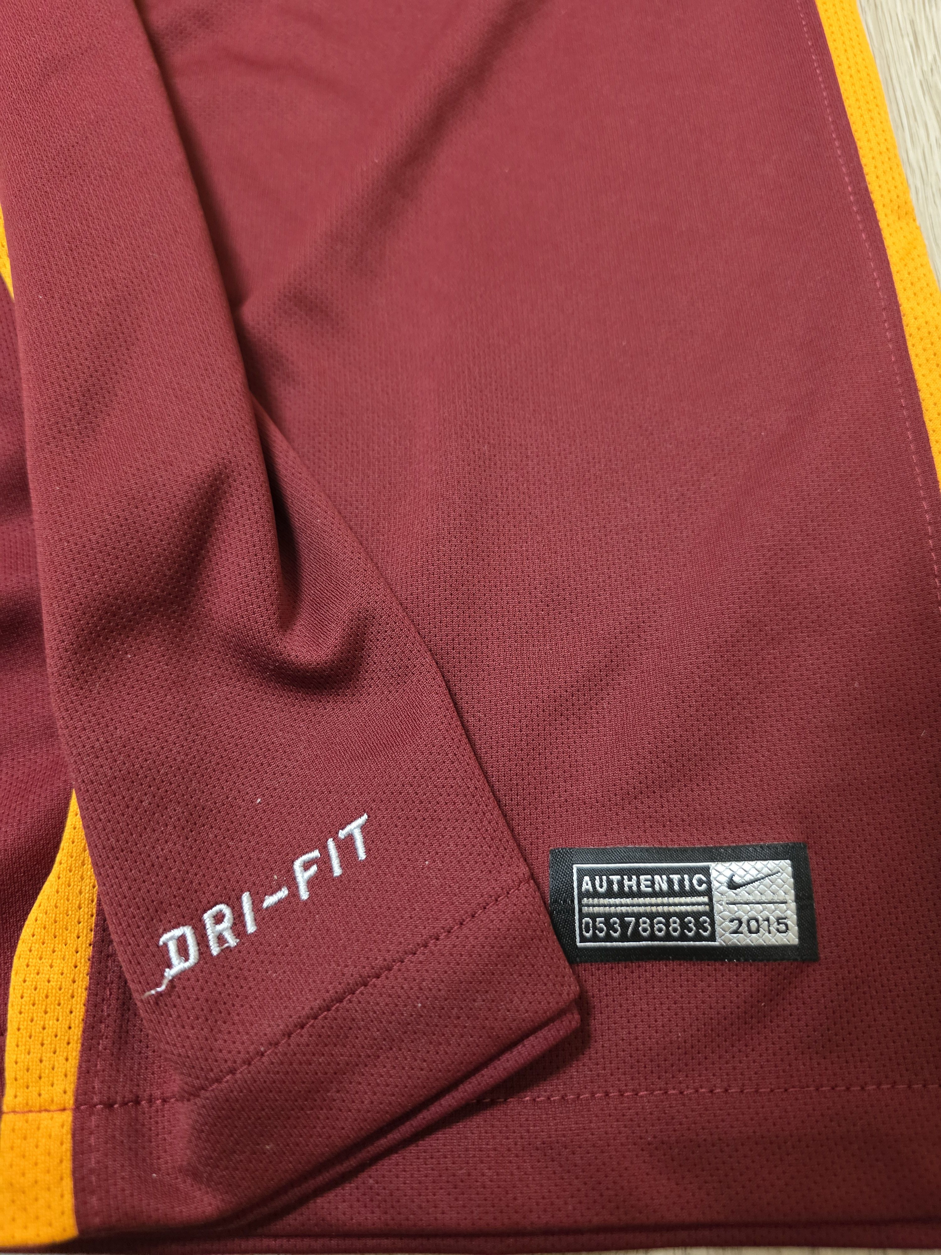 Nike AS ROMA 2015 2016 TOTTI HOME FOOTBALL SHIRT SOCCER JERSEY Size US M / EU 48-50 / 2 - 8 Thumbnail