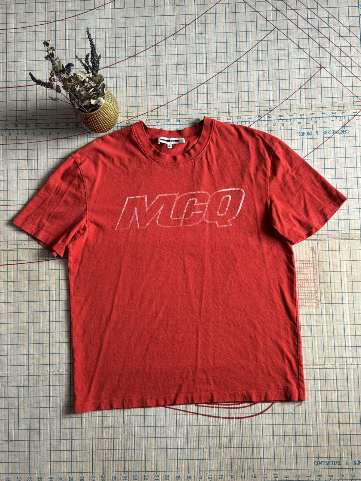 Alexander McQueen × MCQ McQ Alexander McQueen Spell Out Tee Red Size Large Size US L / EU 52-54 / 3 - 2 Thumbnail