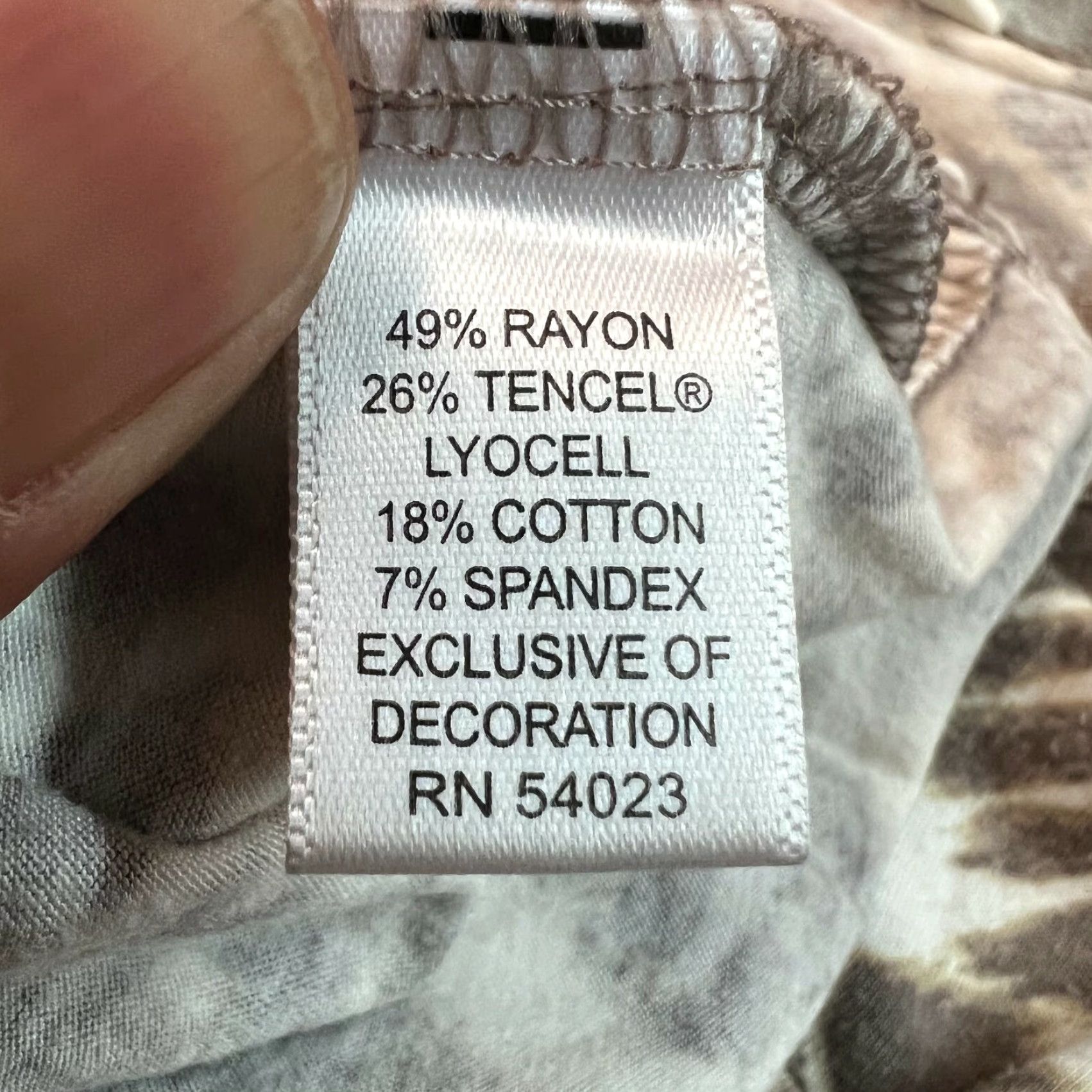 Banana Republic BANANA REPUBLIC Womens Cap Sleeve Satin Trim Light Brown T Shirt Top Small Adult Regular 30in Chest Geometric Pattern Size S / US 4 / IT 40 - 7 Thumbnail