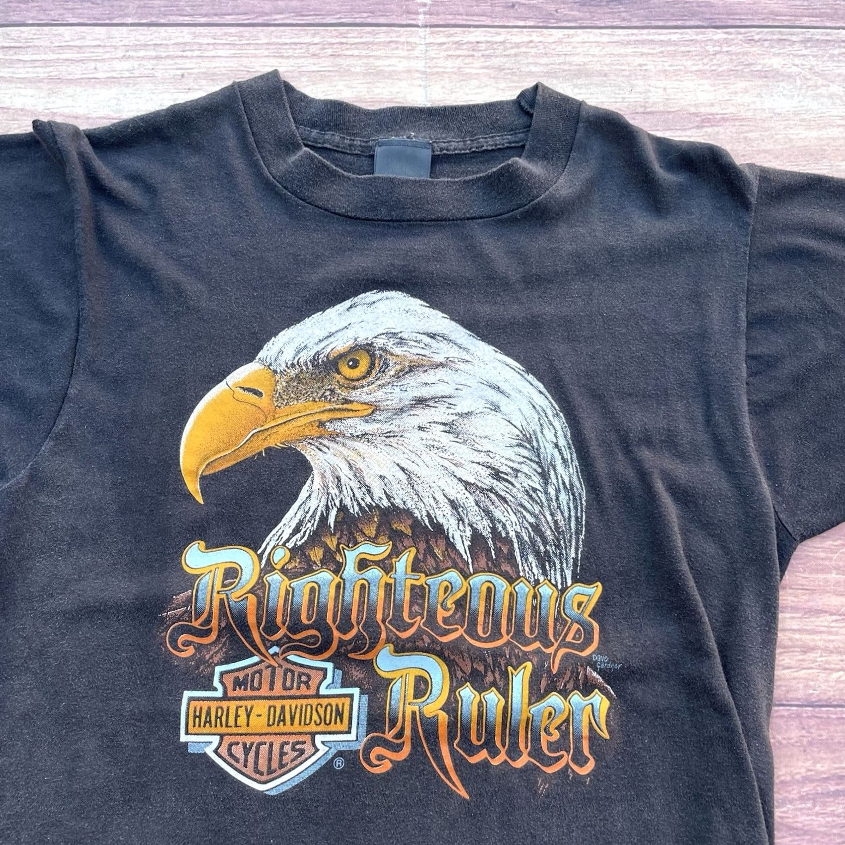 Harley Davidson VINTAGE Harley-Davidson 3D Emblem Mens T-Shirt Black 80s Eagle Logo Short Sleeve Crew Neck 18x26 Regular USA Biker Motorcycle 1980s Size US XXL / EU 58 / 5 - 2 Thumbnail