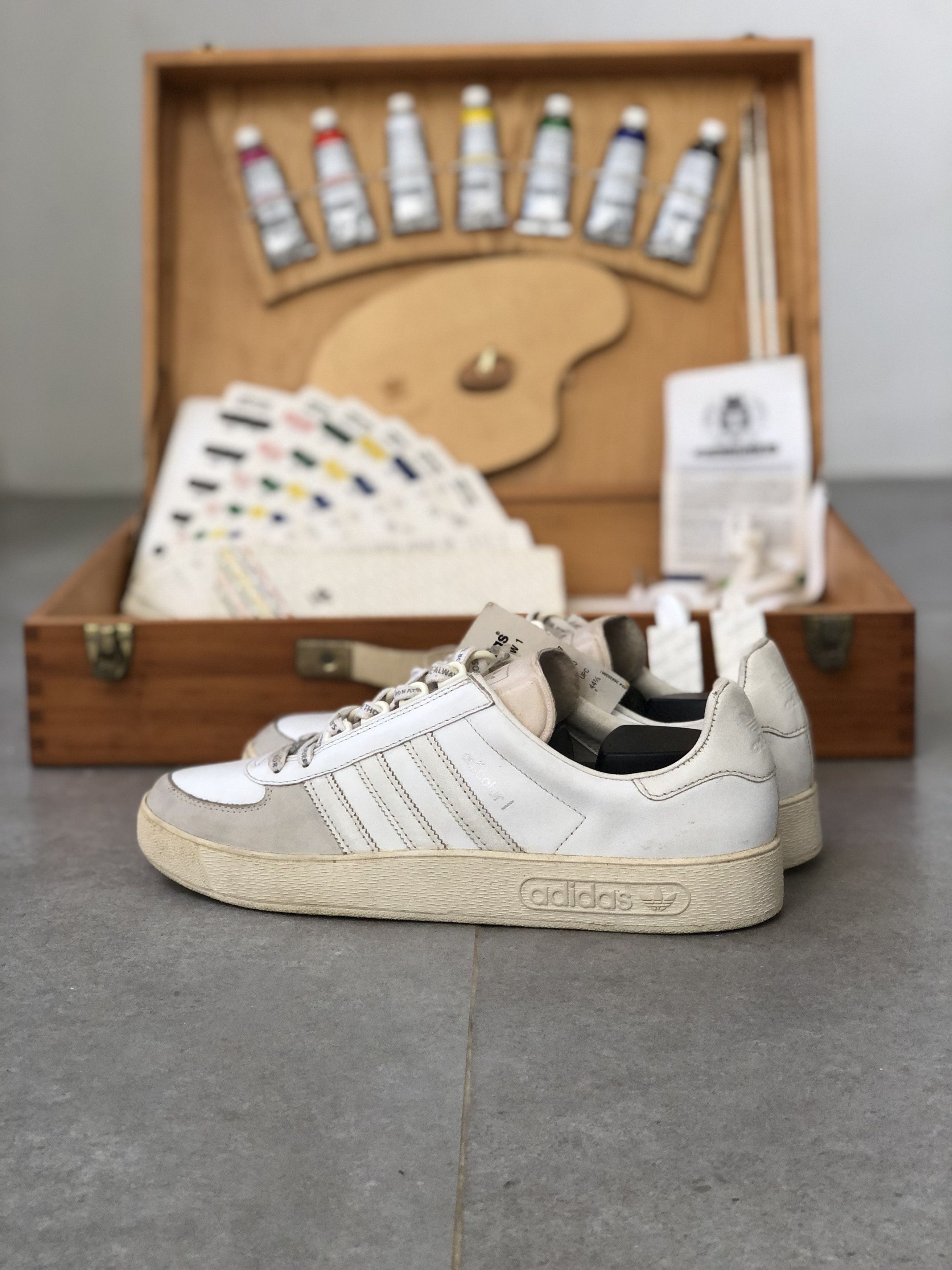 Adidas adidas adicolor W1 2006 Size US 10.5 / EU 43-44 - 2 Thumbnail