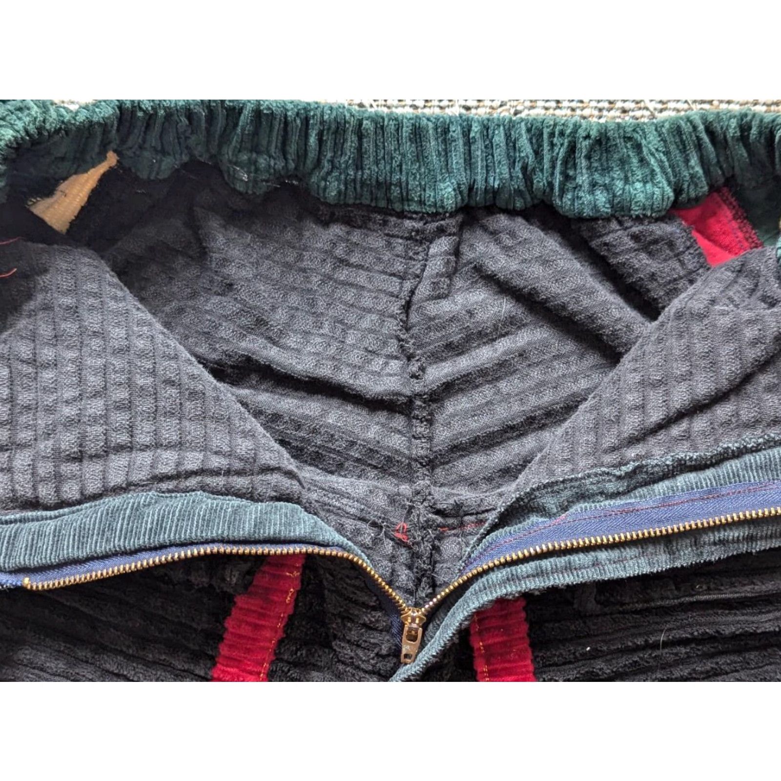 JNCO VINTAGE thick corduroy SKATE baggy shorts 34 rasta WIDE jnco coogi HIP HOP Size US 34 / EU 50 - 7 Thumbnail