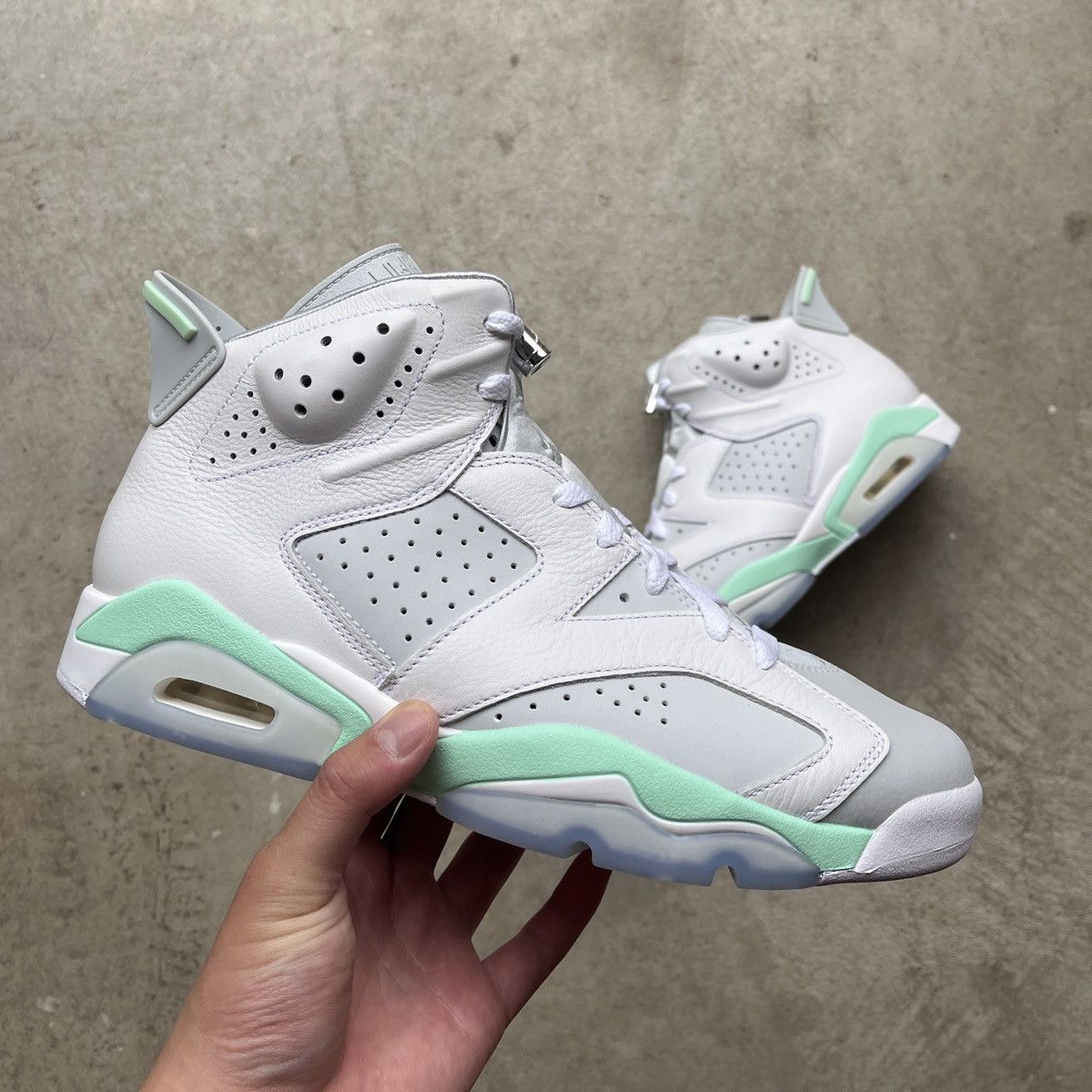 Jordan Brand Jordan 6 Mint Foam 2022 Size US 10 / EU 43 - 1 Thumbnail