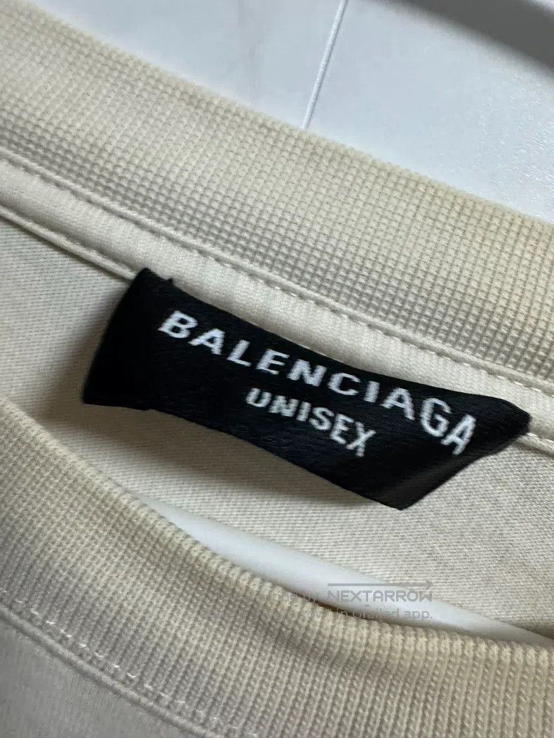 Balenciaga Balenciaga Beige short-sleeve, size L Size US L / EU 52-54 / 3 - 2 Thumbnail