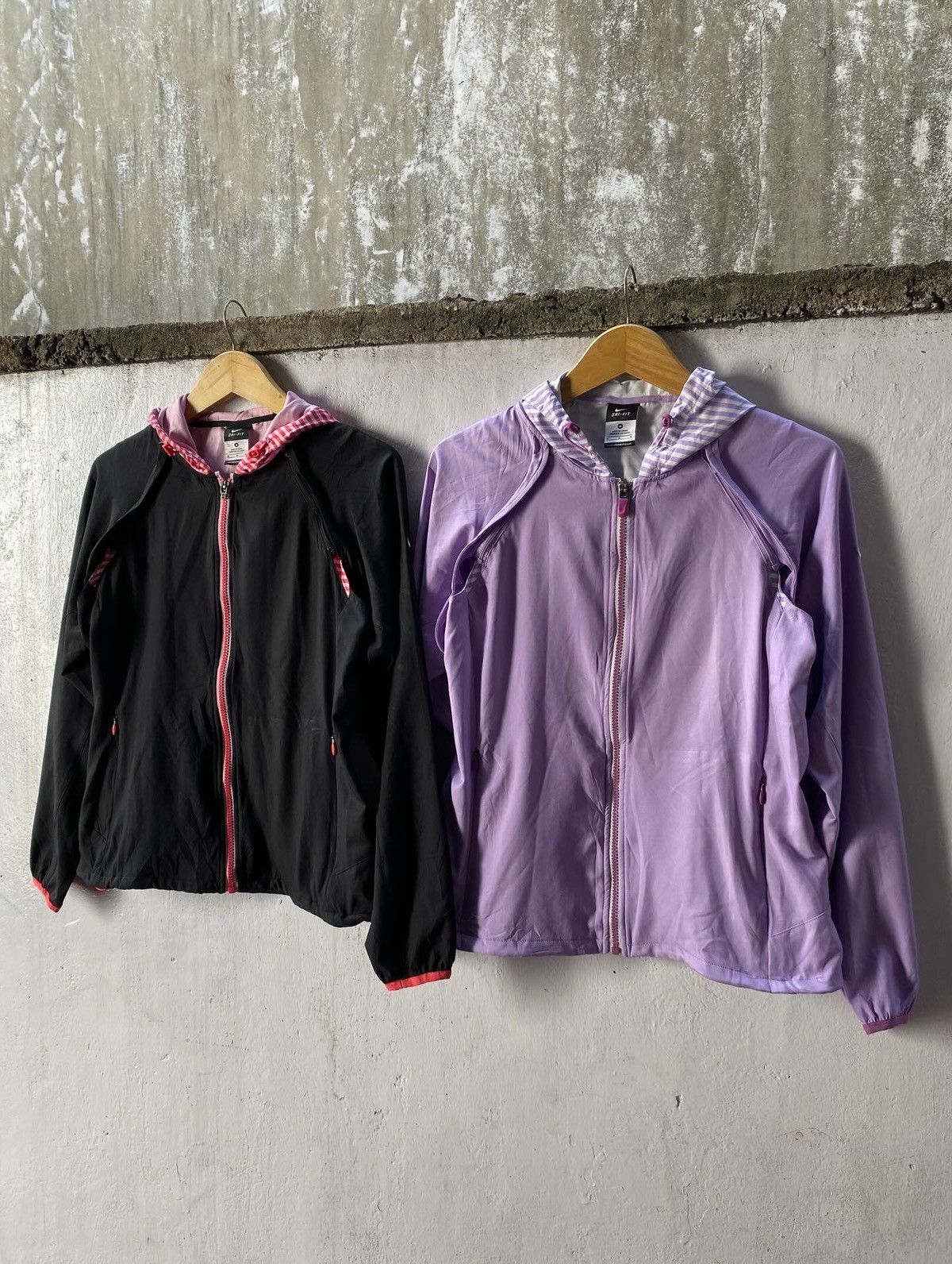 Nike Nike Womens Running/Gorpcore Hood Jacket 2 in 1 Size S / US 4 / IT 40 - 1 Thumbnail