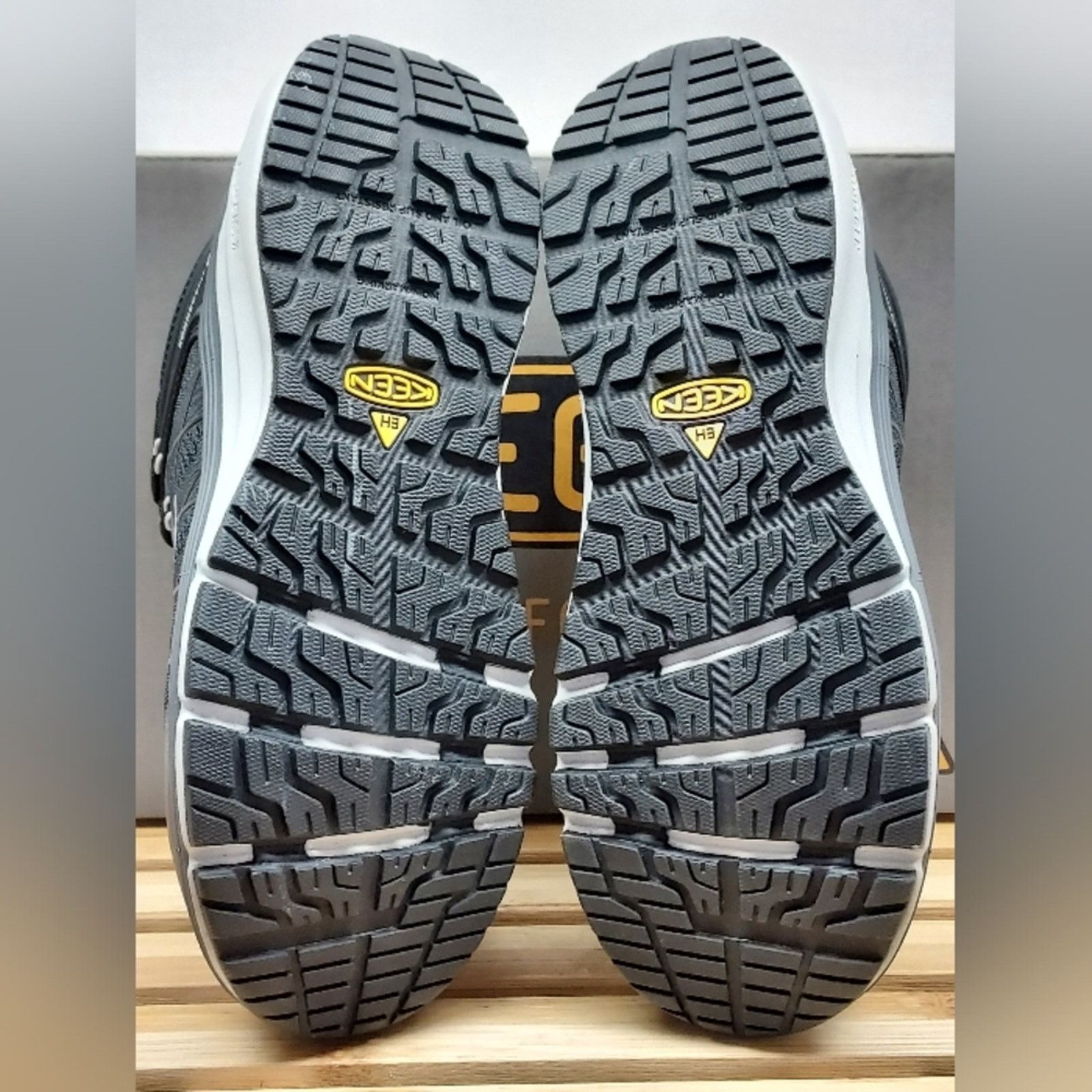 KEEN KEEN Mens Vapor/Black Vista Energy Work Shoes SZ 8.5EE Wide Size US 8.5 / EU 41-42 - 9 Thumbnail