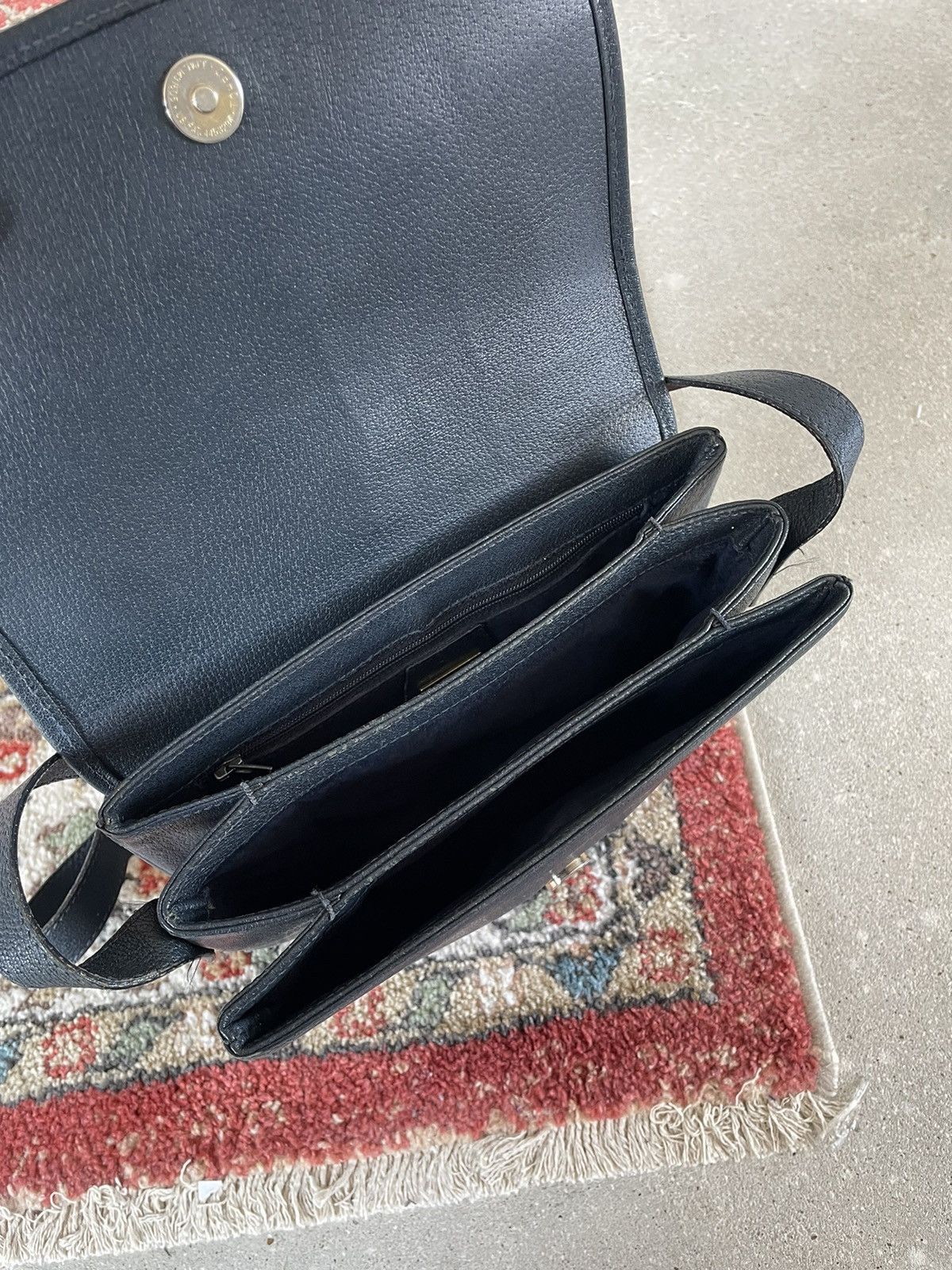 Gucci Vintage Gucci Crossbody bag 001•116•0917 Size ONE SIZE - 10 Thumbnail