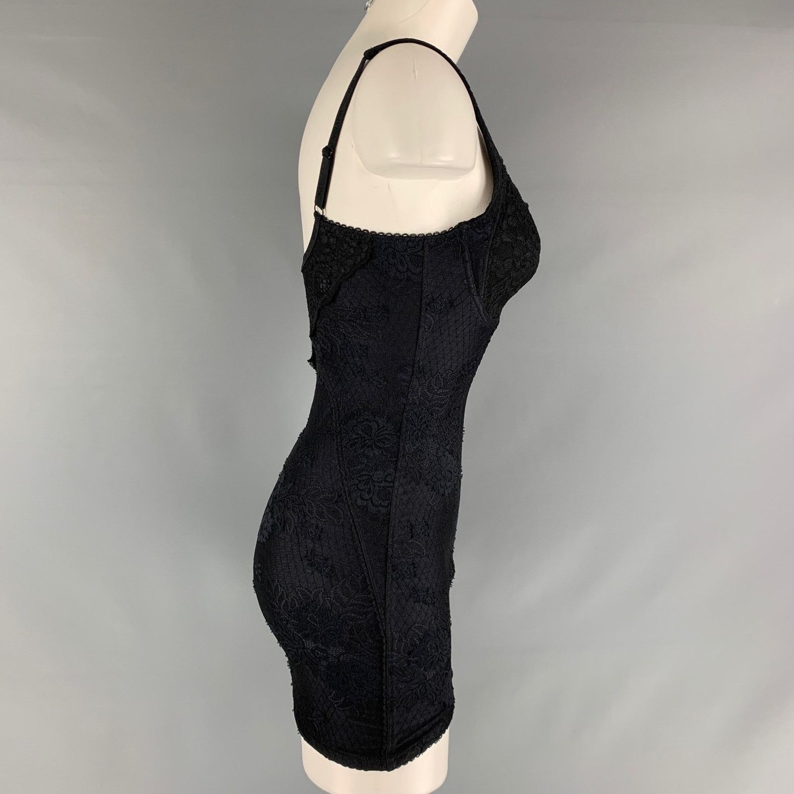 Balenciaga BALENCIAGA Size 4 Black Lace Fitted Mini Cocktail Dress Size S / US 4 / IT 40 - 3 Thumbnail